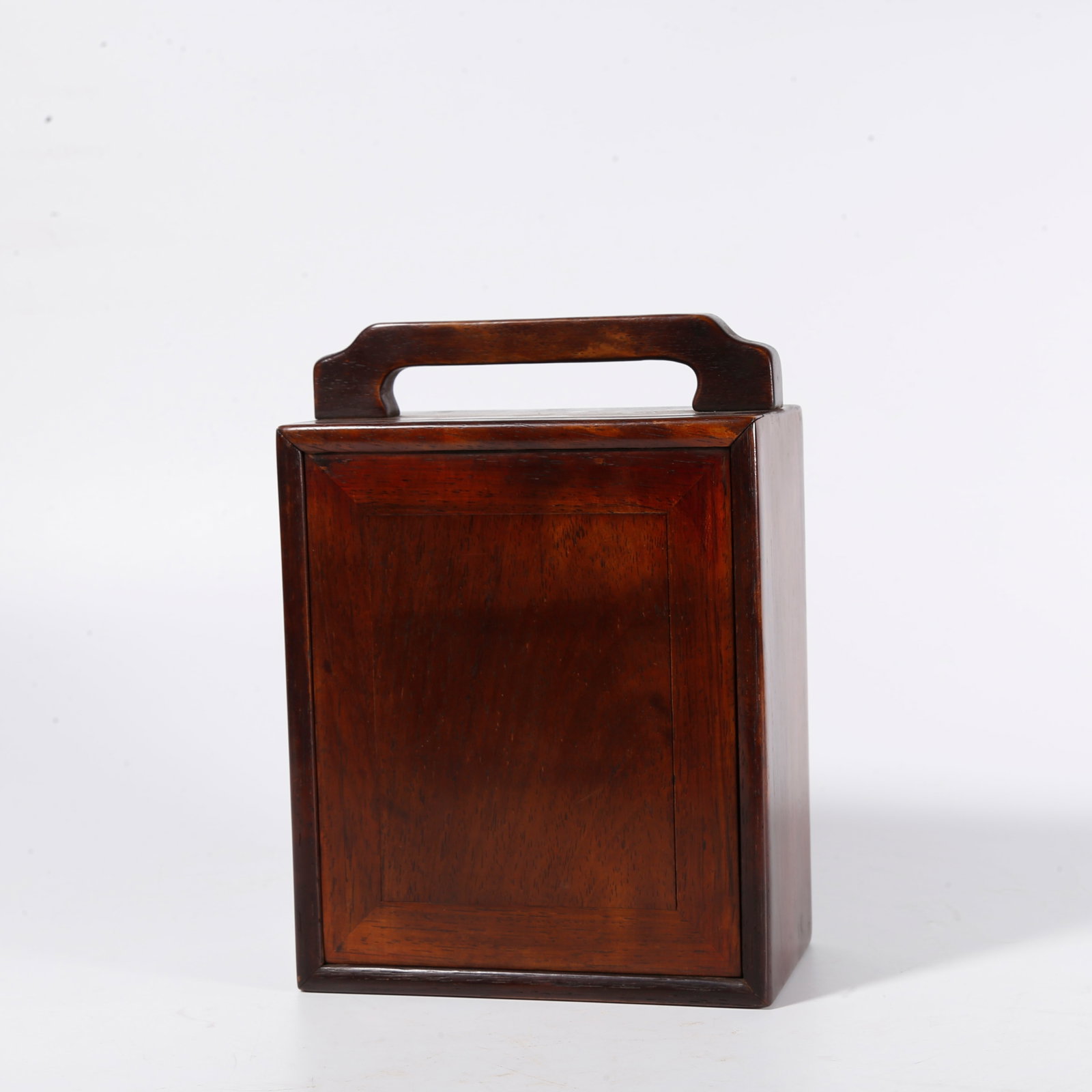 A CARRYING BOX OF HUANGHUALI WOOD: Carrying box of huanghuali wood