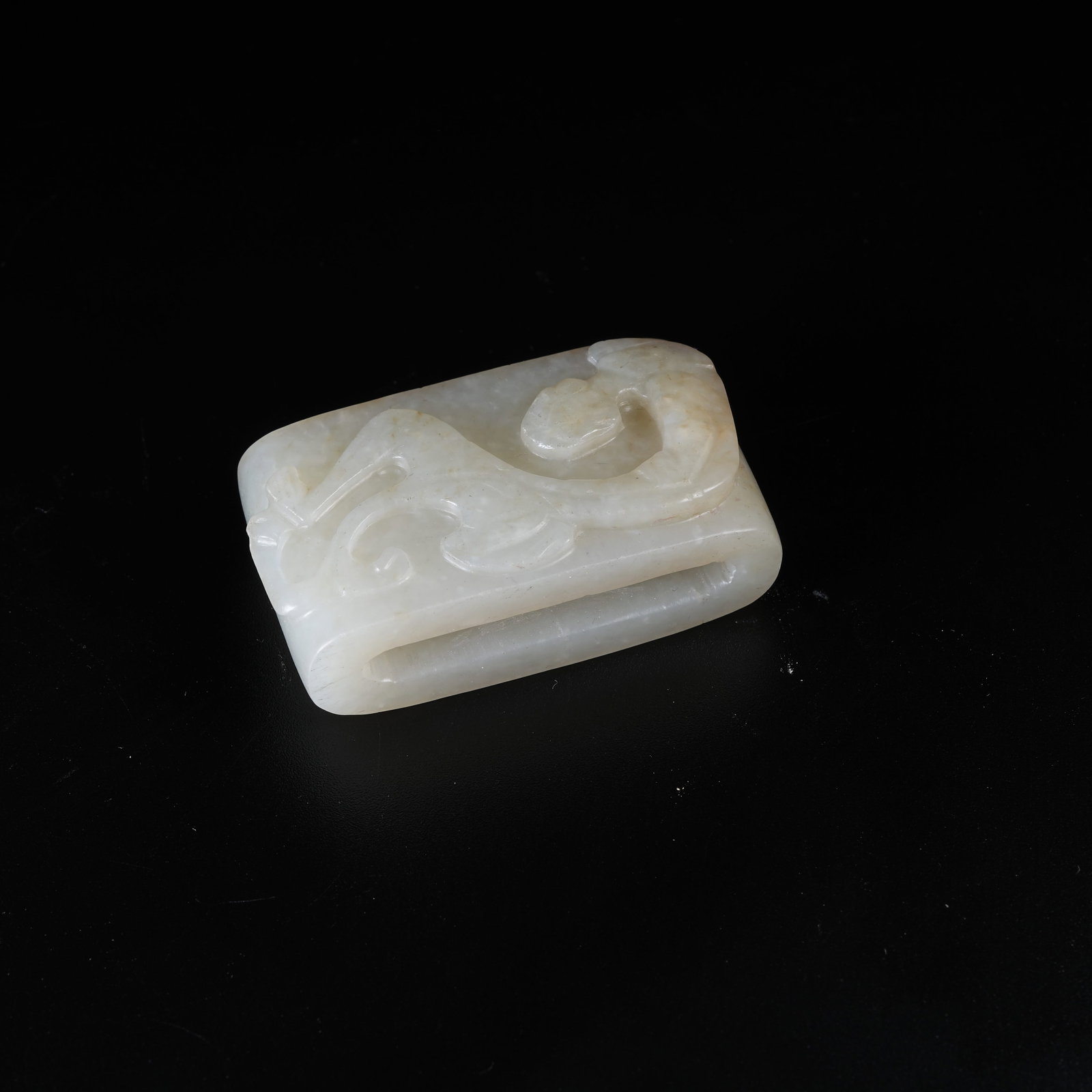 A HETIAN JADE BELT ORNAMENT WITH CHI DRAGON PATTERN (1 of 8)