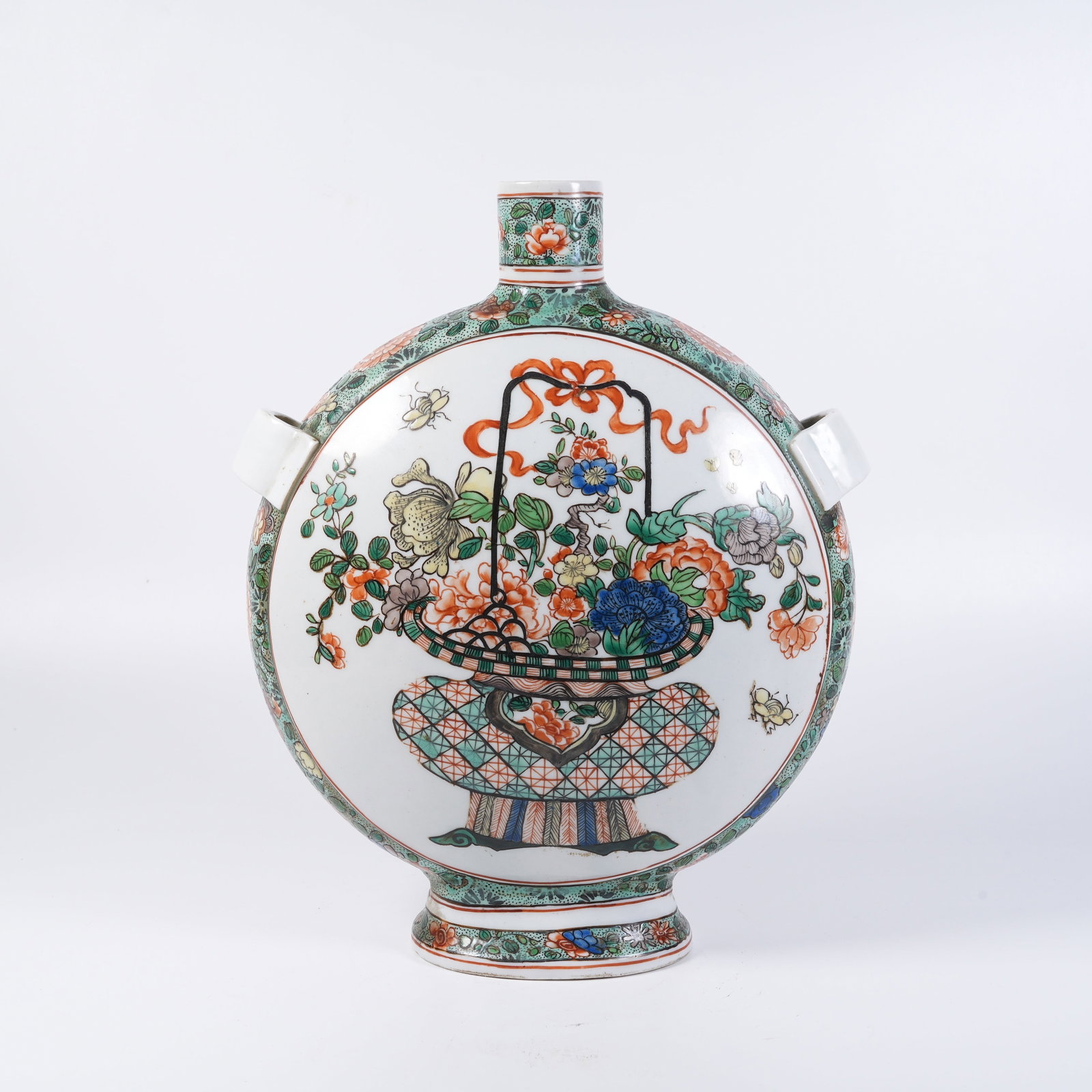 A WUCAI FLOWER-BASKET-PATTERN WEARABLE FLAT VASE (1 of 9)