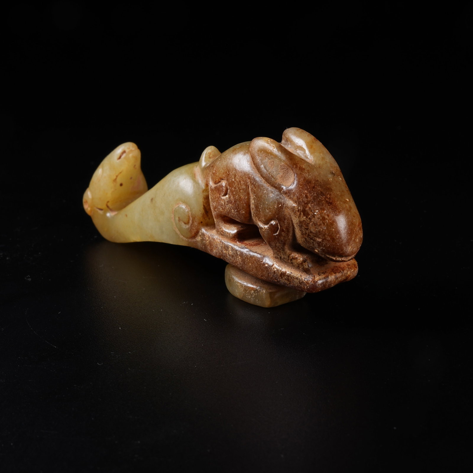 A ARCHAIC JADE BELT HOOK WITH RABBIT PATTERN - 4