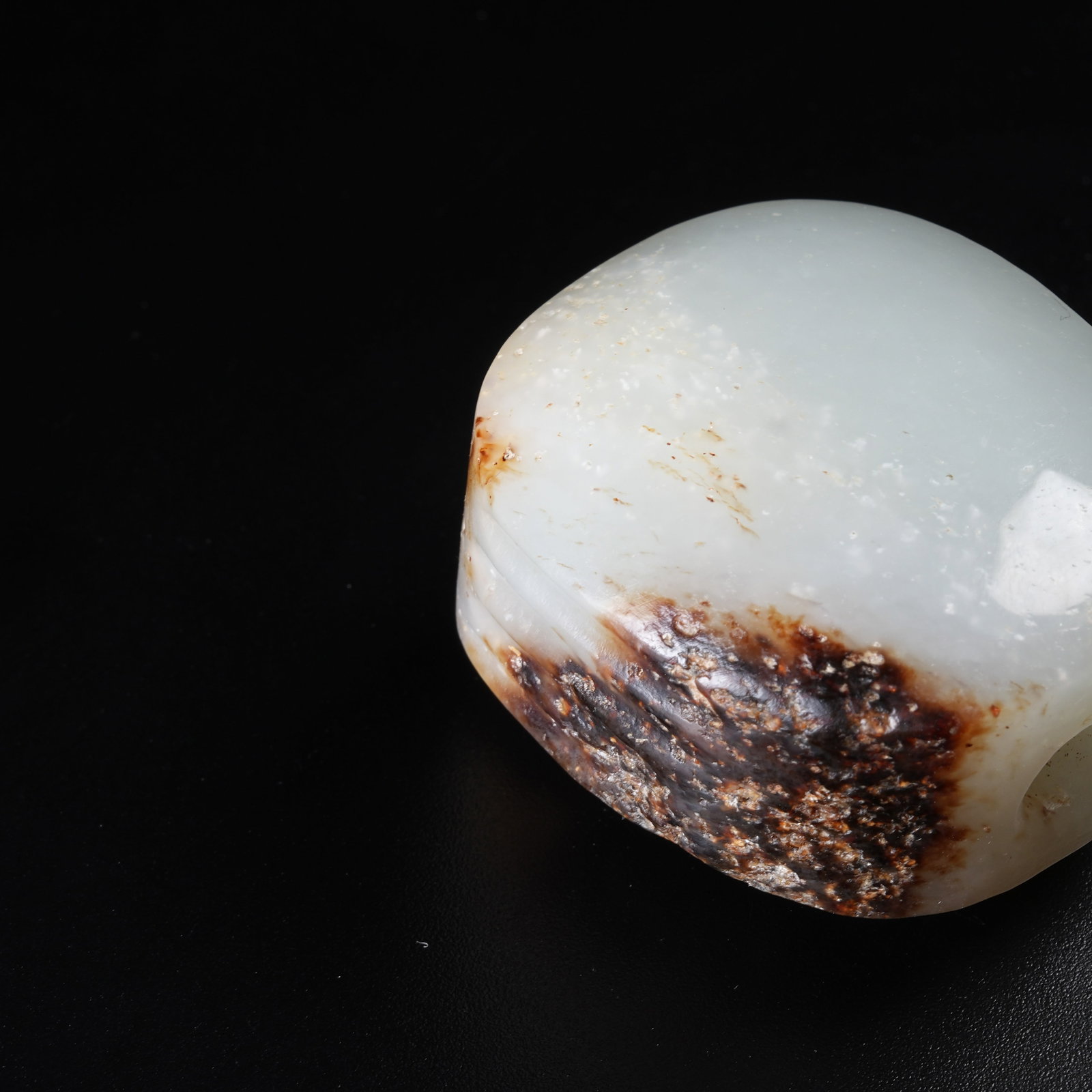 A ANCIENT JADE PENDANT - 5