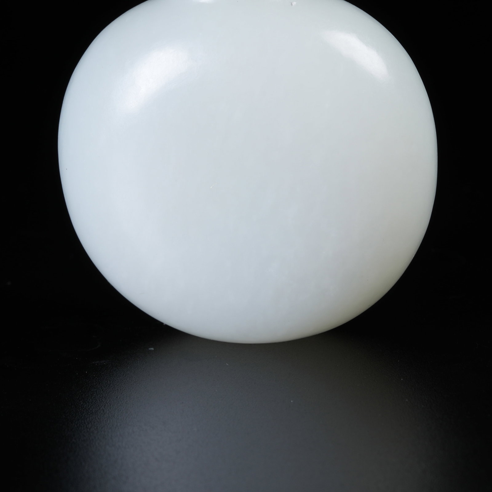 A HETIAN JADE SNUFF BOTTLE - 3