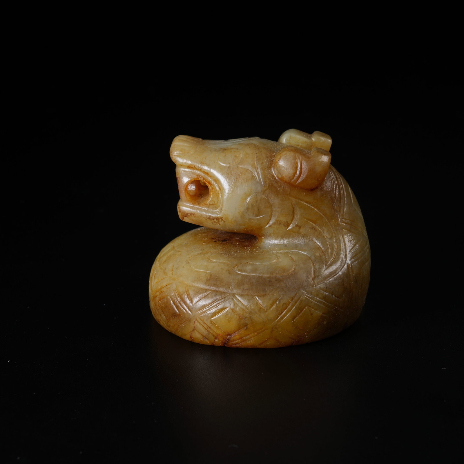 A ANCIENT JADE DRAGON PENDANT - 3