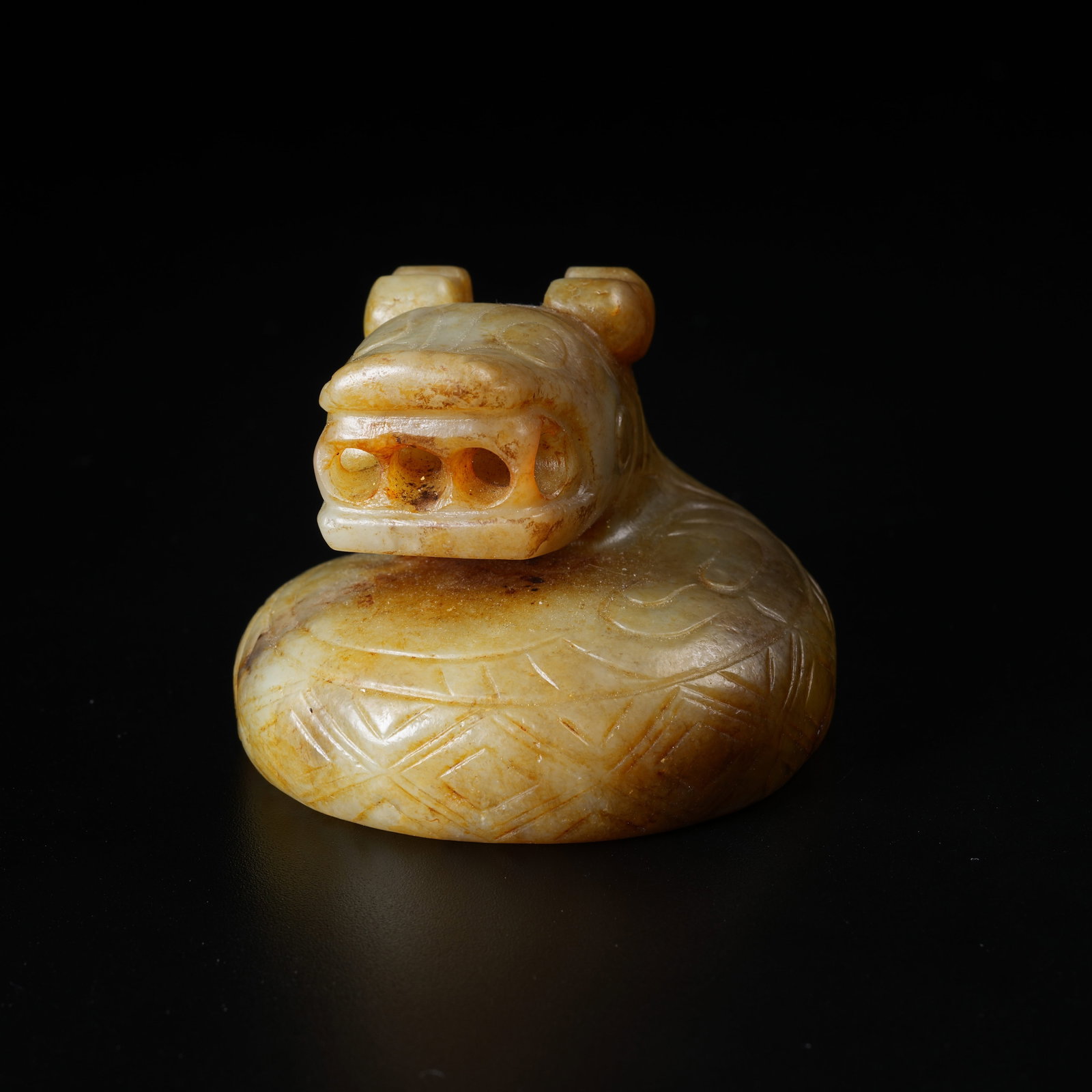 A ANCIENT JADE DRAGON PENDANT - 4
