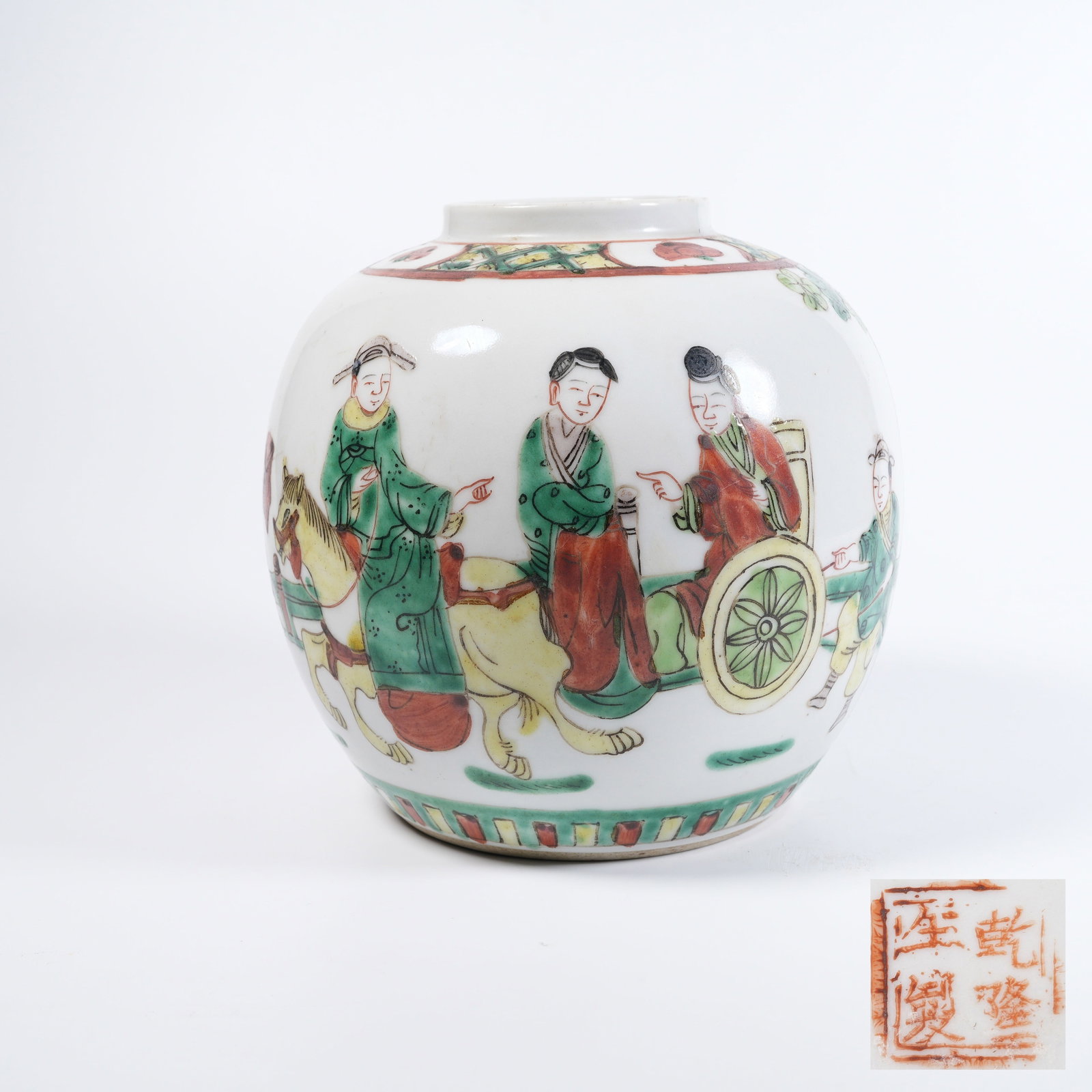 A TRICOLOR JAR WITH FIGURE-STORY MOTIF: Tricolor jar with figure-story motif