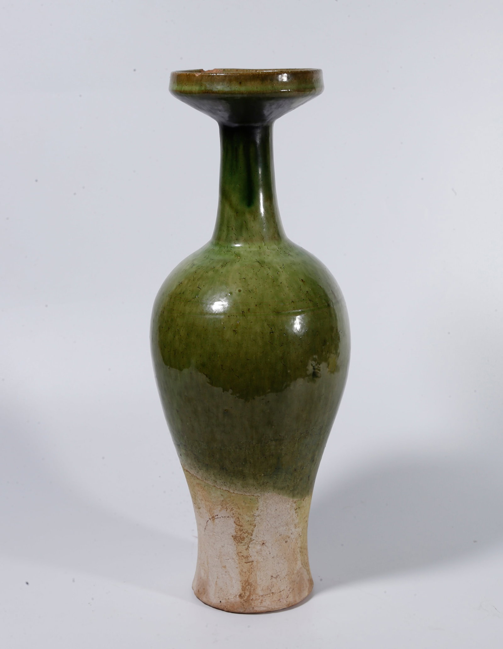 A GREEN-GLAZED VASE WITH DISH-SHAPED MOUTH (1 of 8)