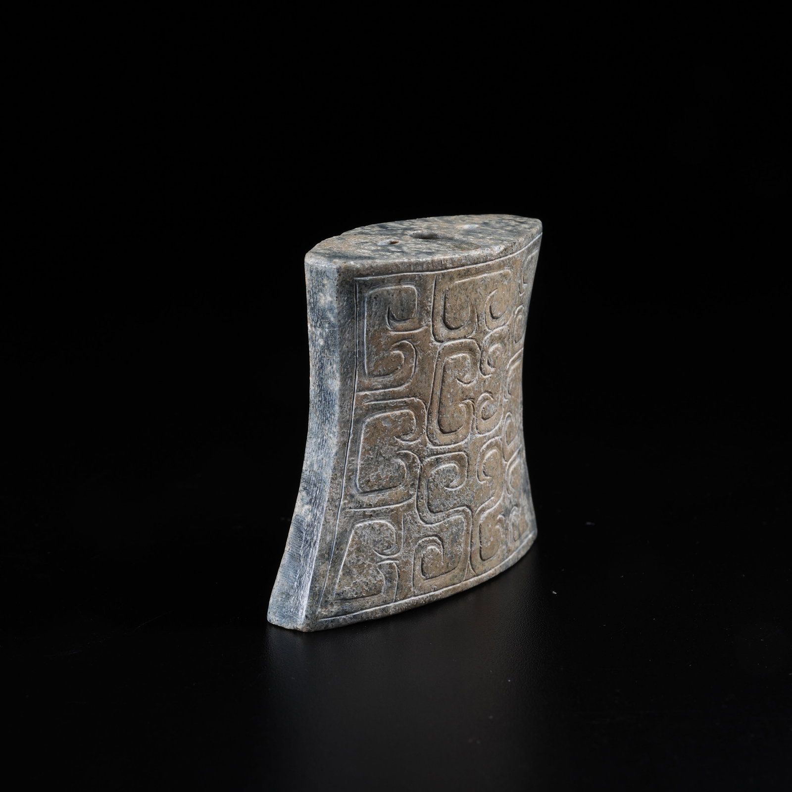 A HOOKED CLOUD PATTERN SWORD POMMEL ARCHAIC JADE - 2