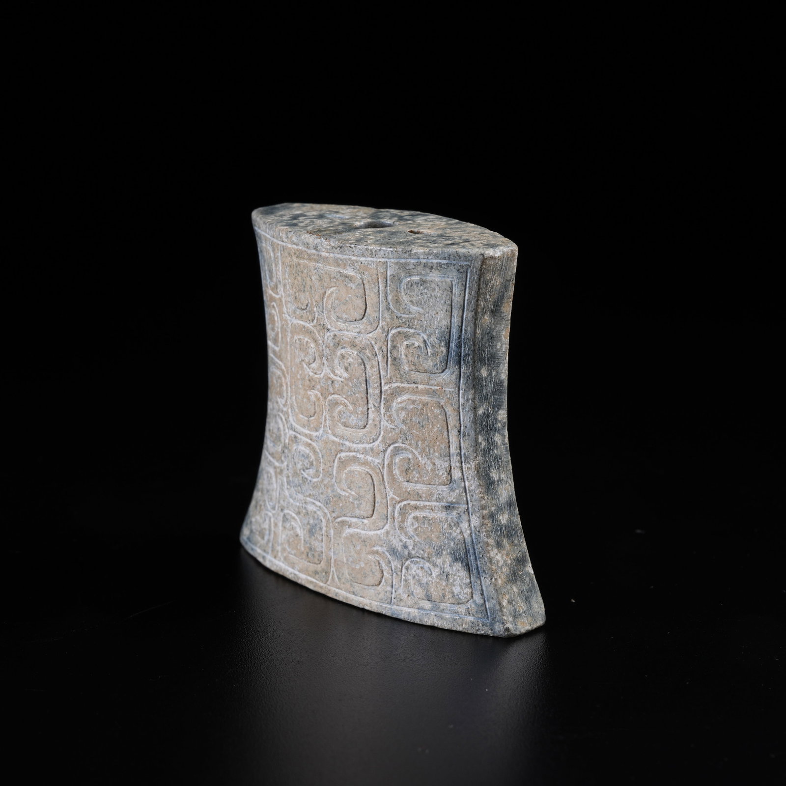 A HOOKED CLOUD PATTERN SWORD POMMEL ARCHAIC JADE - 3