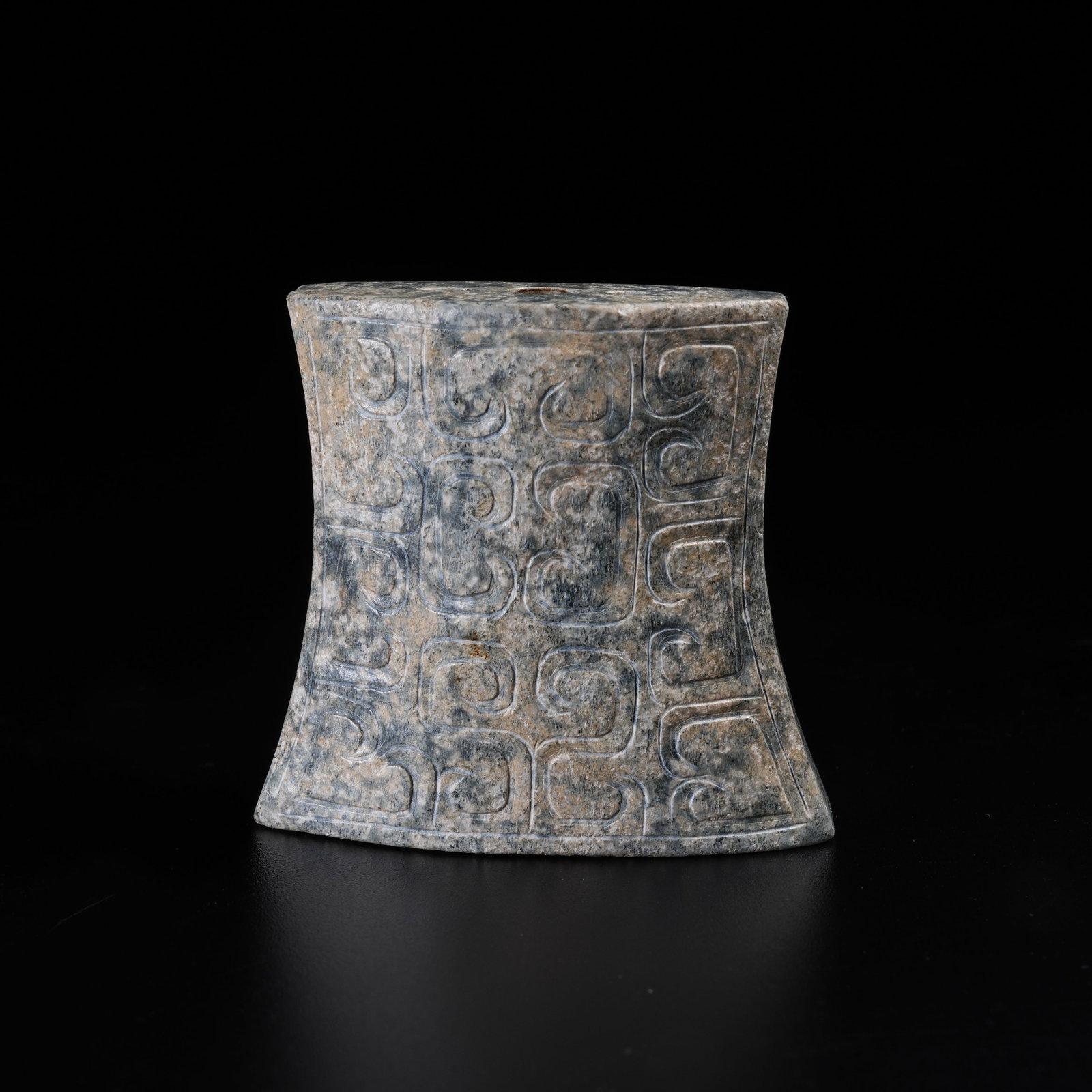 A HOOKED CLOUD PATTERN SWORD POMMEL ARCHAIC JADE - 4