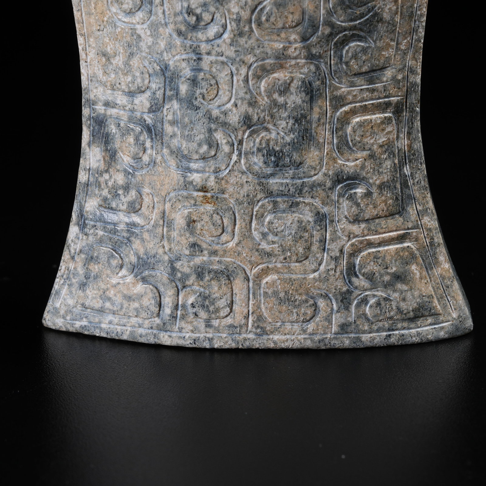 A HOOKED CLOUD PATTERN SWORD POMMEL ARCHAIC JADE - 6