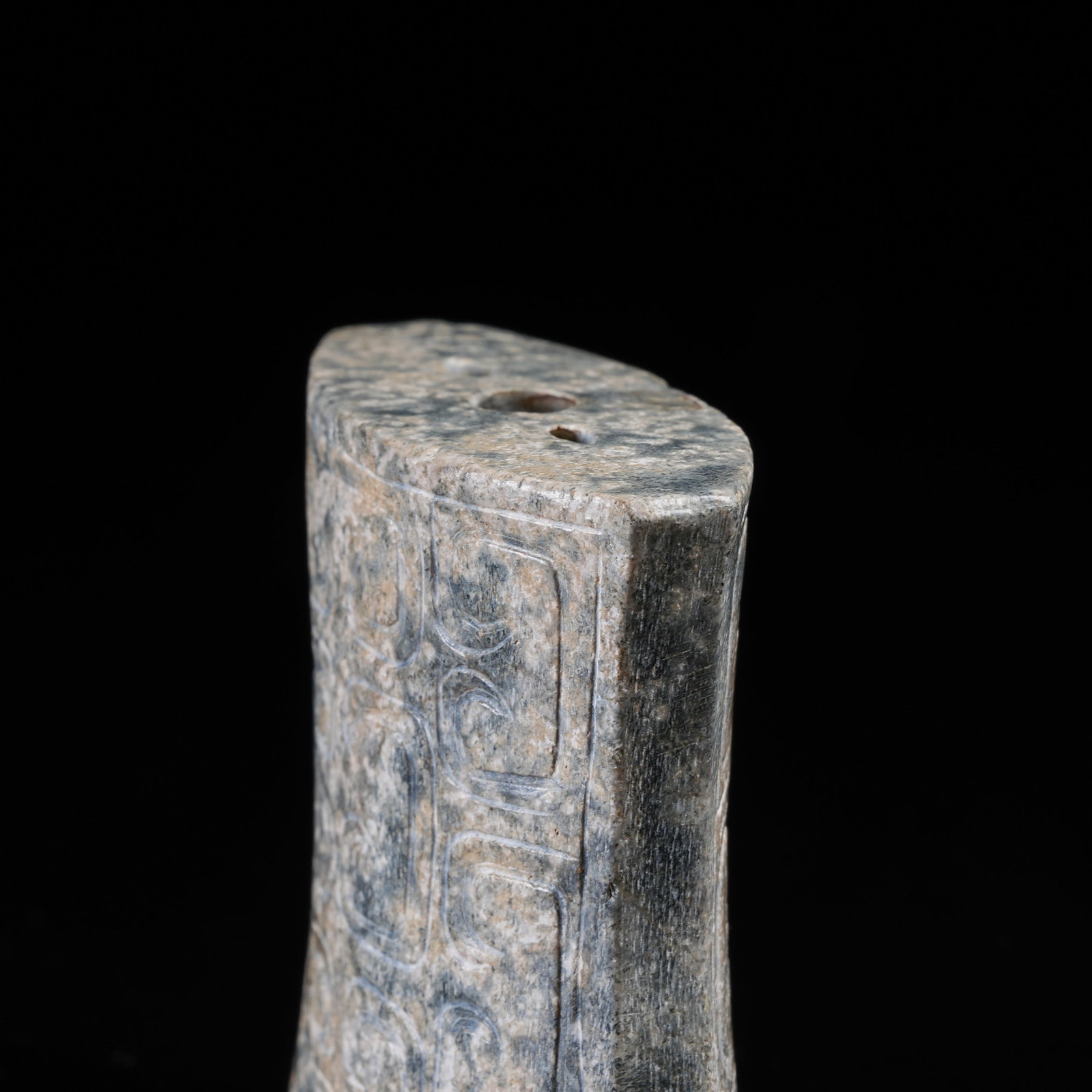A HOOKED CLOUD PATTERN SWORD POMMEL ARCHAIC JADE - 7