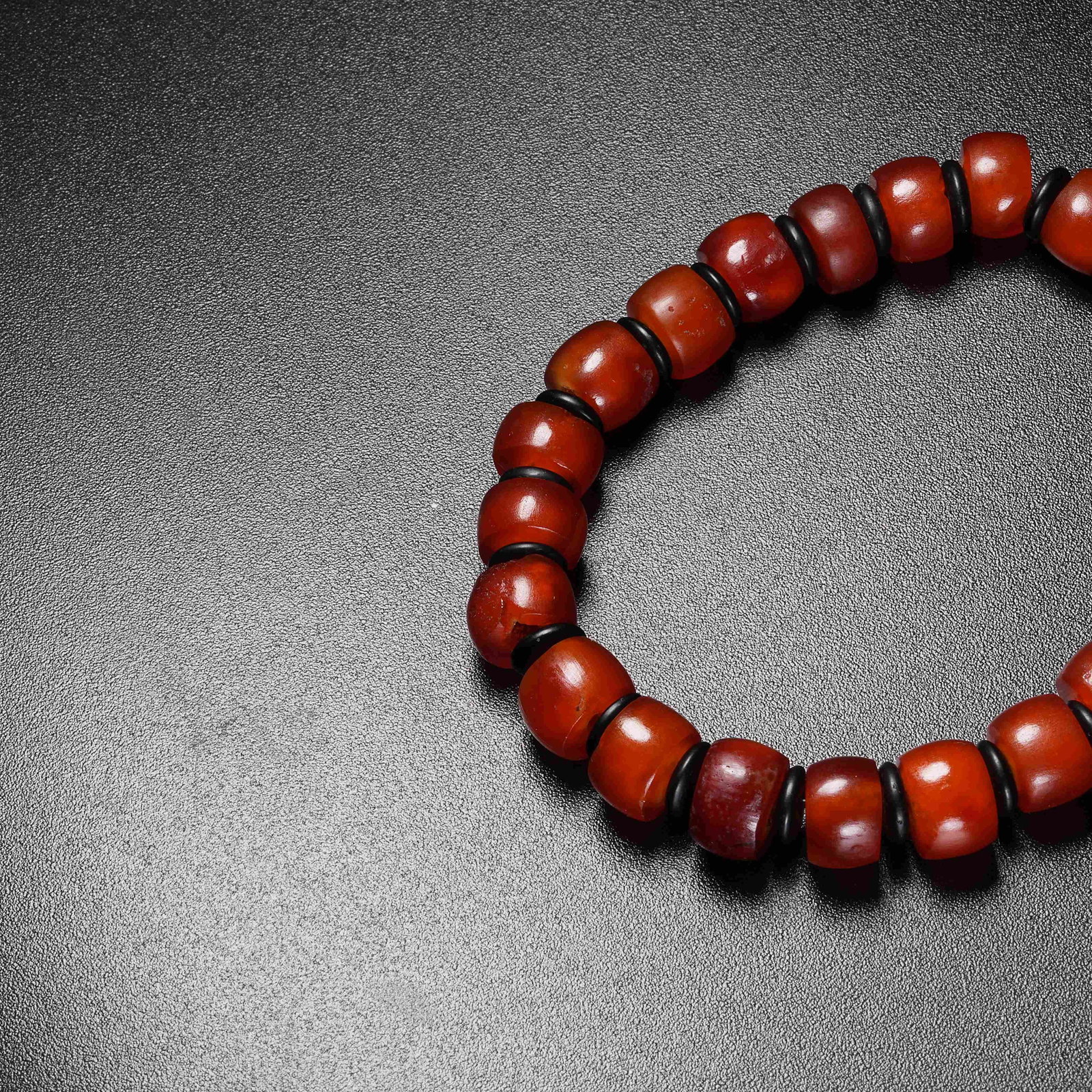 A AGATE BRACELET - 2