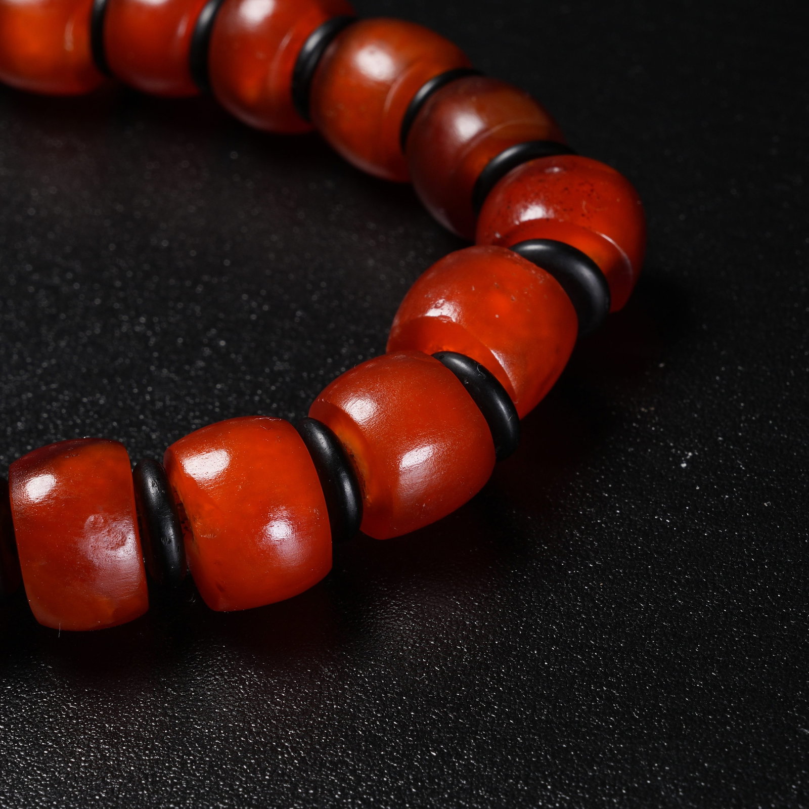 A AGATE BRACELET - 6