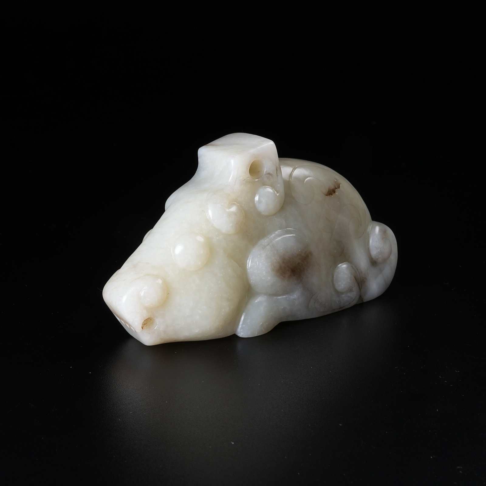 A ANCIENT JADE BEAST ORNAMENT (1 of 8)