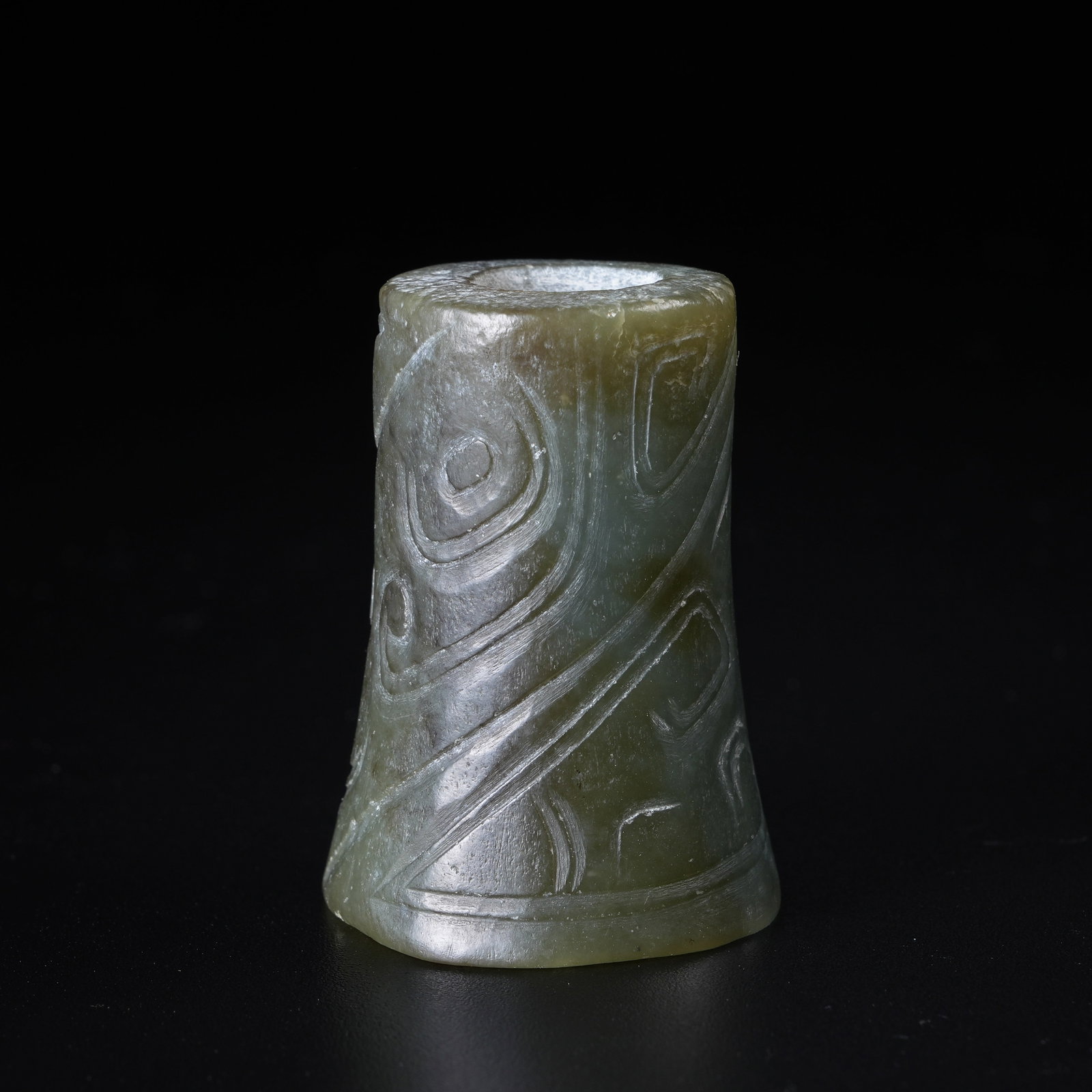 A ANCIENT JADE TUBE PENDANT (1 of 9)