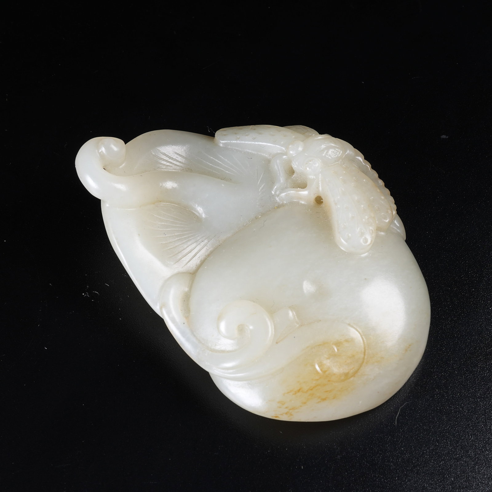 A ANCIENT JADE PENDANT CARVED WITH GANODERMA AND INSECTS (1 of 9)