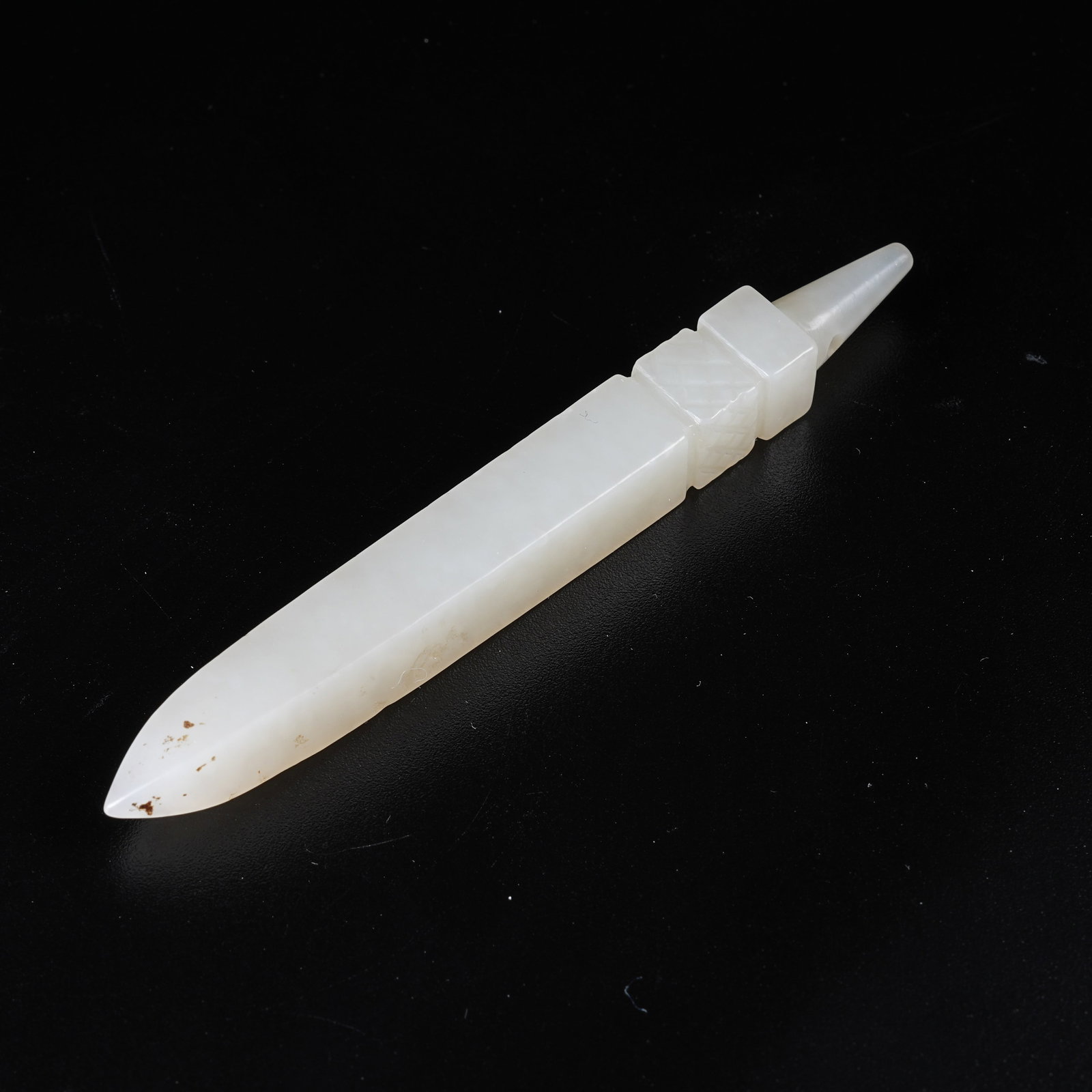 A HETIAN JADE CONICAL VESSEL (1 of 8)