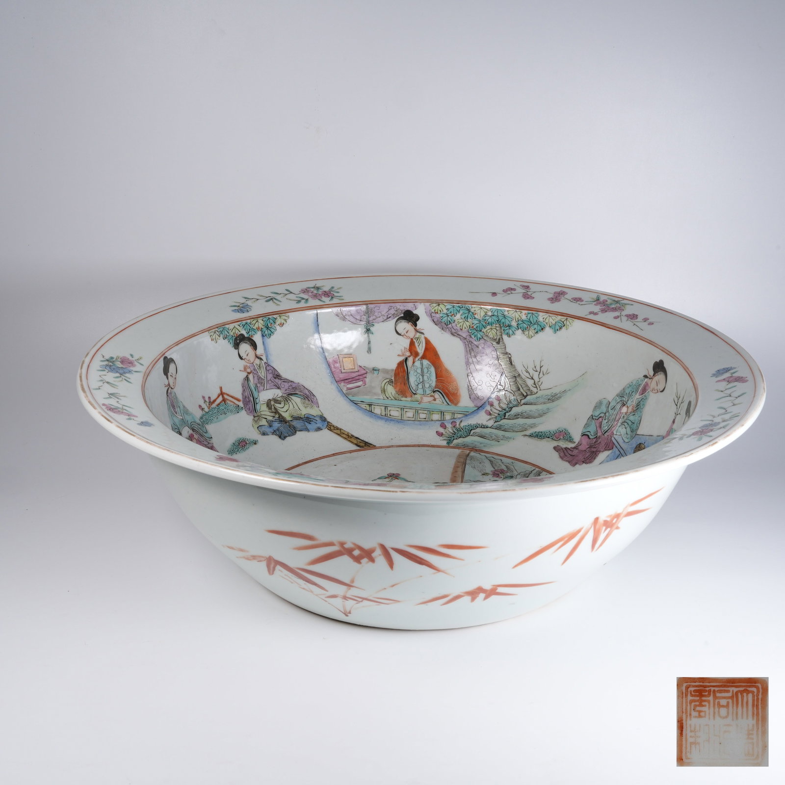 A FAMILLE-ROSE BEAUTY-SCALLOPED-RIM BASIN (1 of 9)