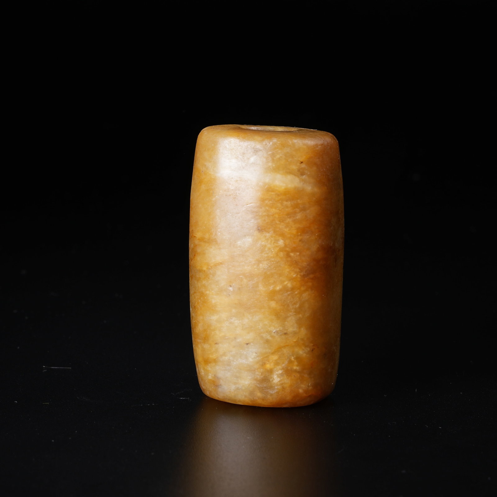 A ANCIENT JADE TUBE PENDANT (1 of 9)