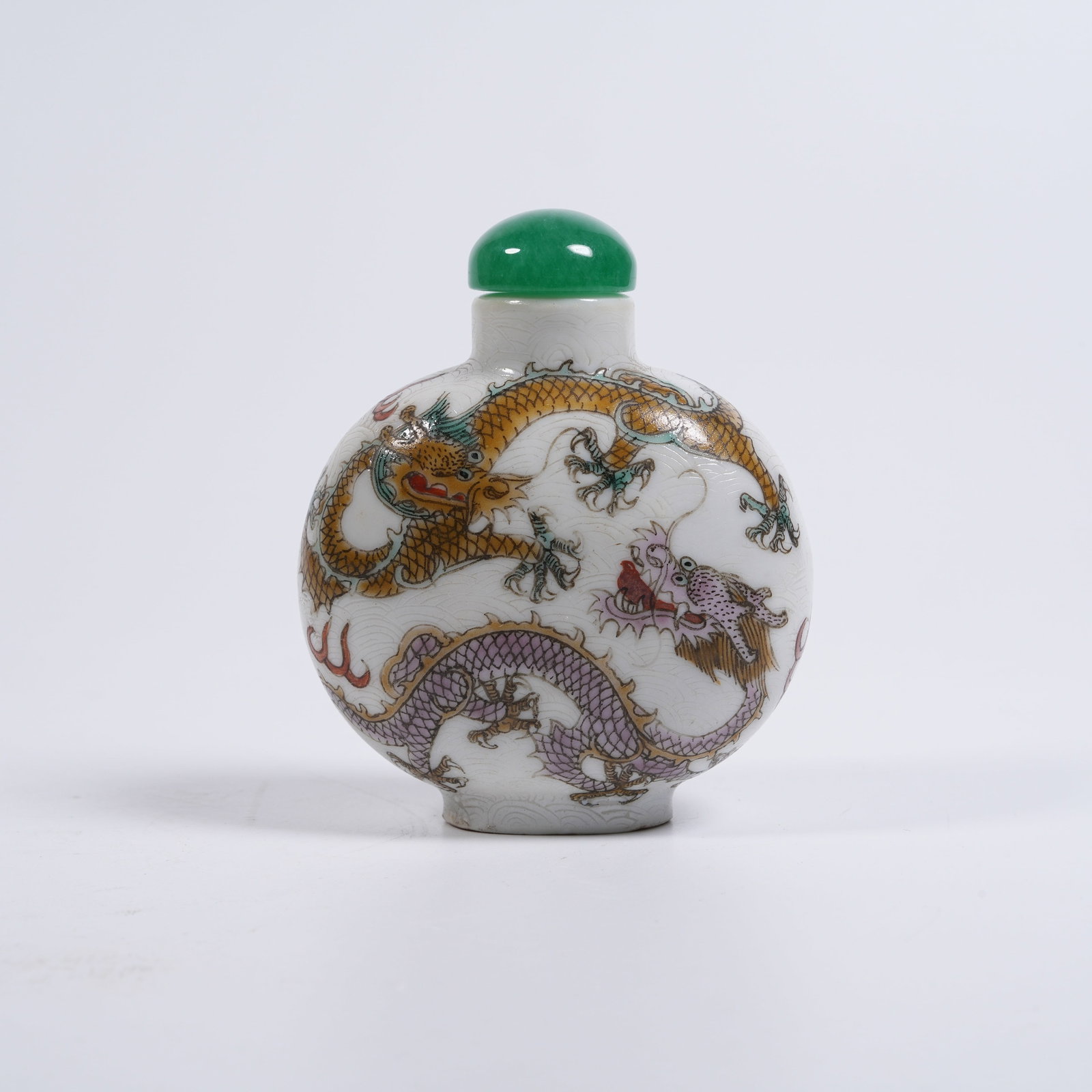 A WUCAI DRAGON-PATTERN SNUFF BOTTLE (1 of 9)