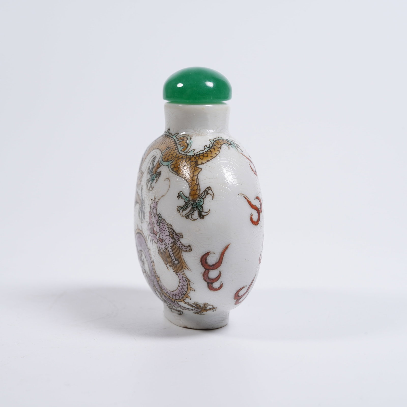 A WUCAI DRAGON-PATTERN SNUFF BOTTLE - 3