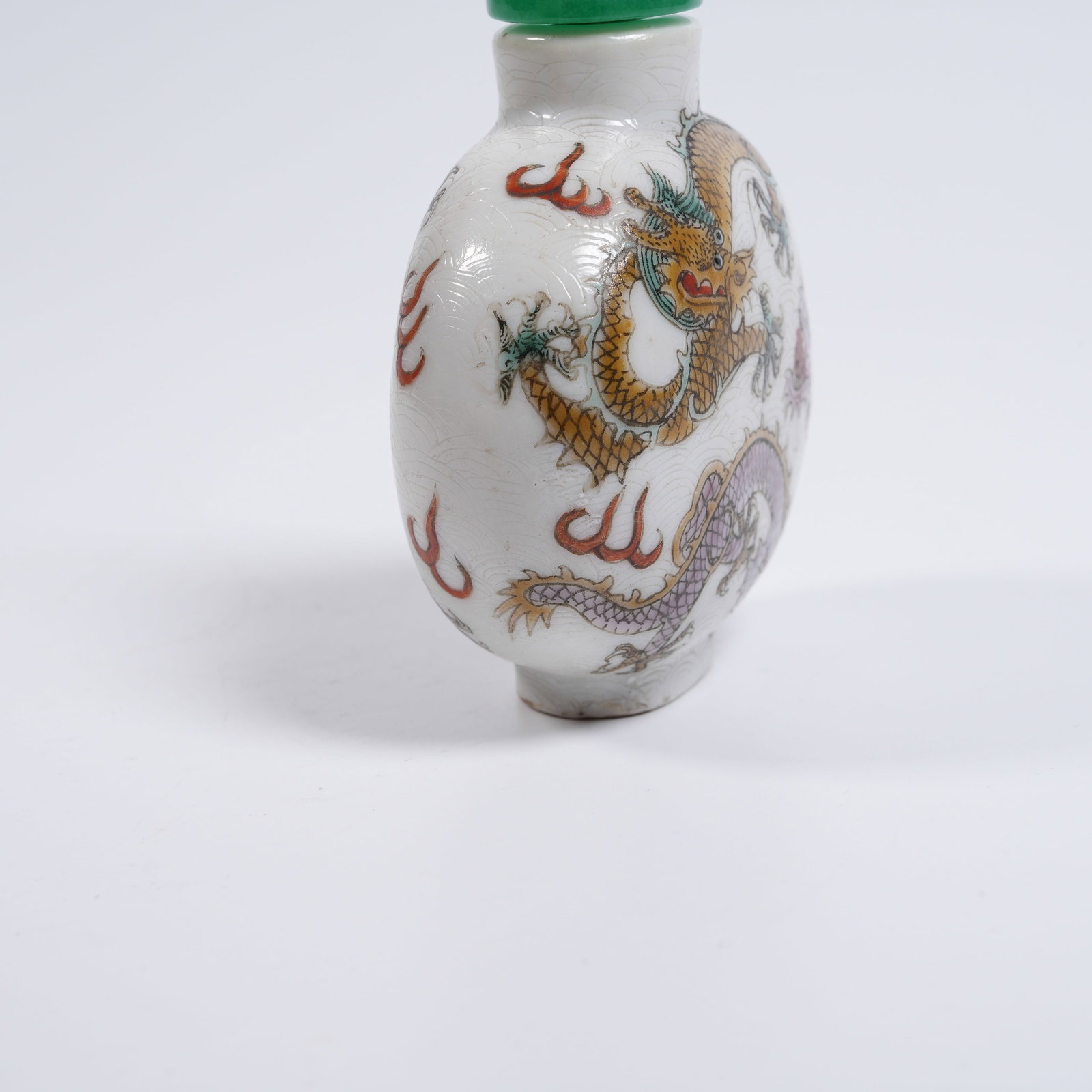 A WUCAI DRAGON-PATTERN SNUFF BOTTLE - 7