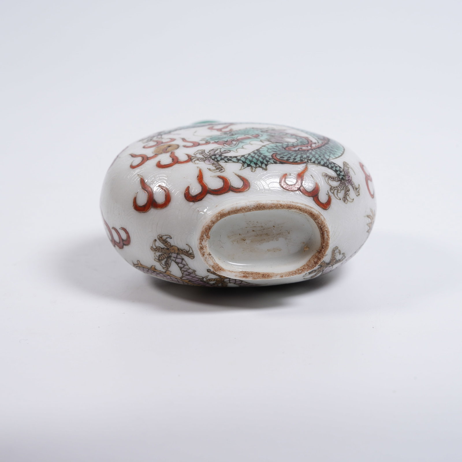 A WUCAI DRAGON-PATTERN SNUFF BOTTLE - 9