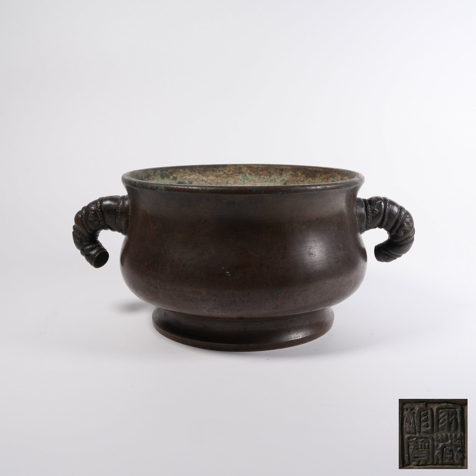 A BRONZE GUI-SHAPED CENSER WITH BAMBOO-JOINT EARS: Bronze Gui-shaped Censer with Bamboo-joint Ears