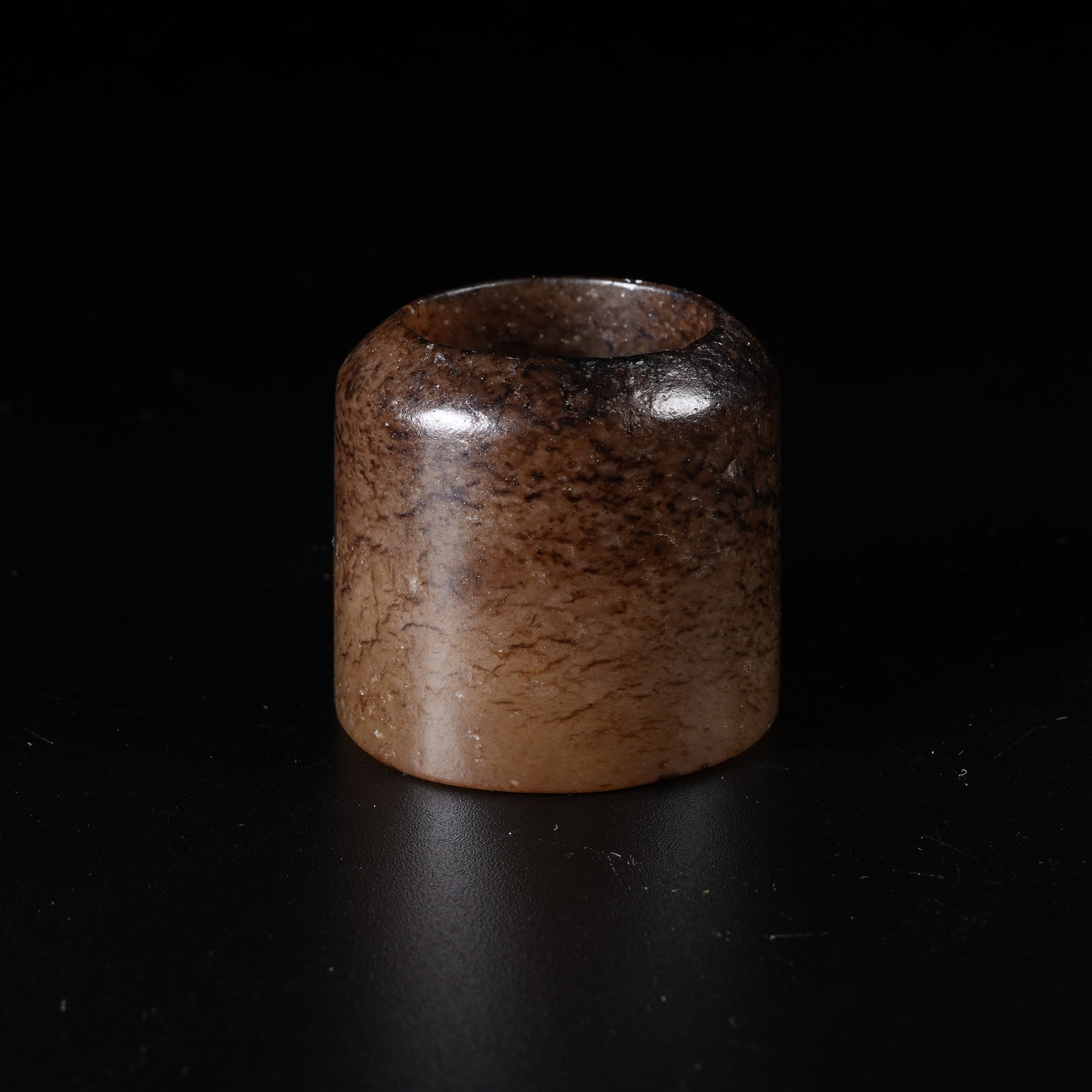 A ANCIENT JADE THUMB RING - 3