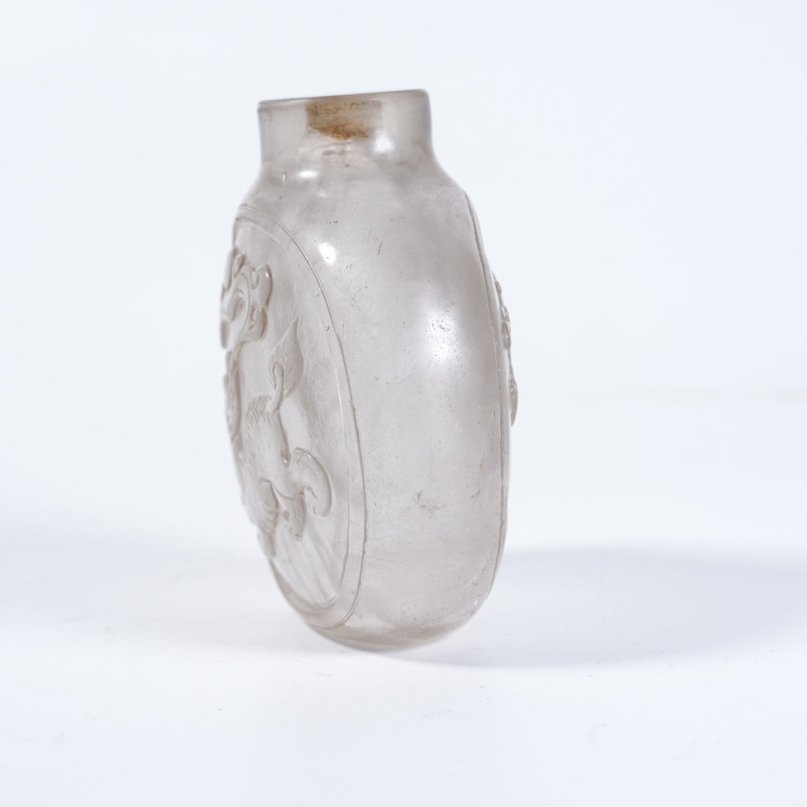 A CRYSTAL SNUFF BOTTLE WITH AUSPICIOUS BEAST PATTERN - 3