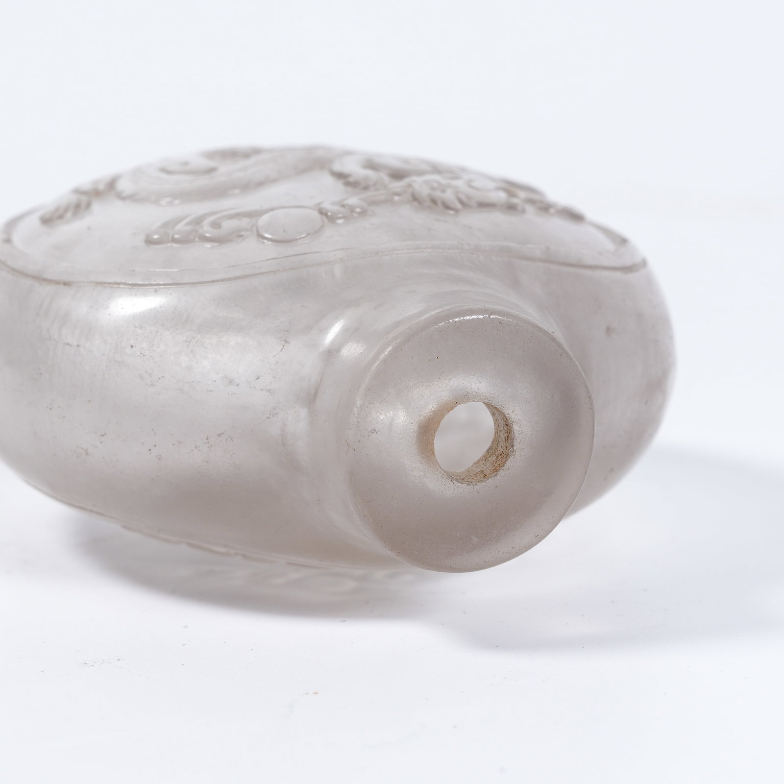 A CRYSTAL SNUFF BOTTLE WITH AUSPICIOUS BEAST PATTERN - 8