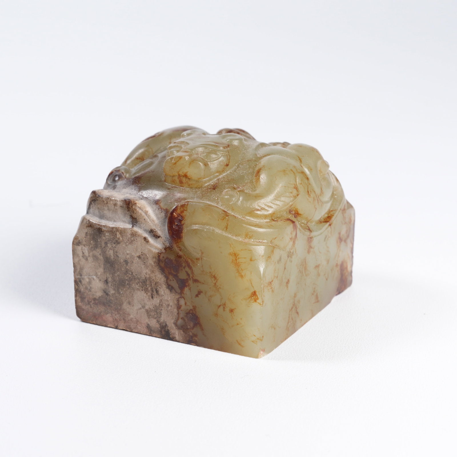 A ANCIENT HIGH-GRADE JADE SEAL WITH CHILONG KNOB (1 of 8)