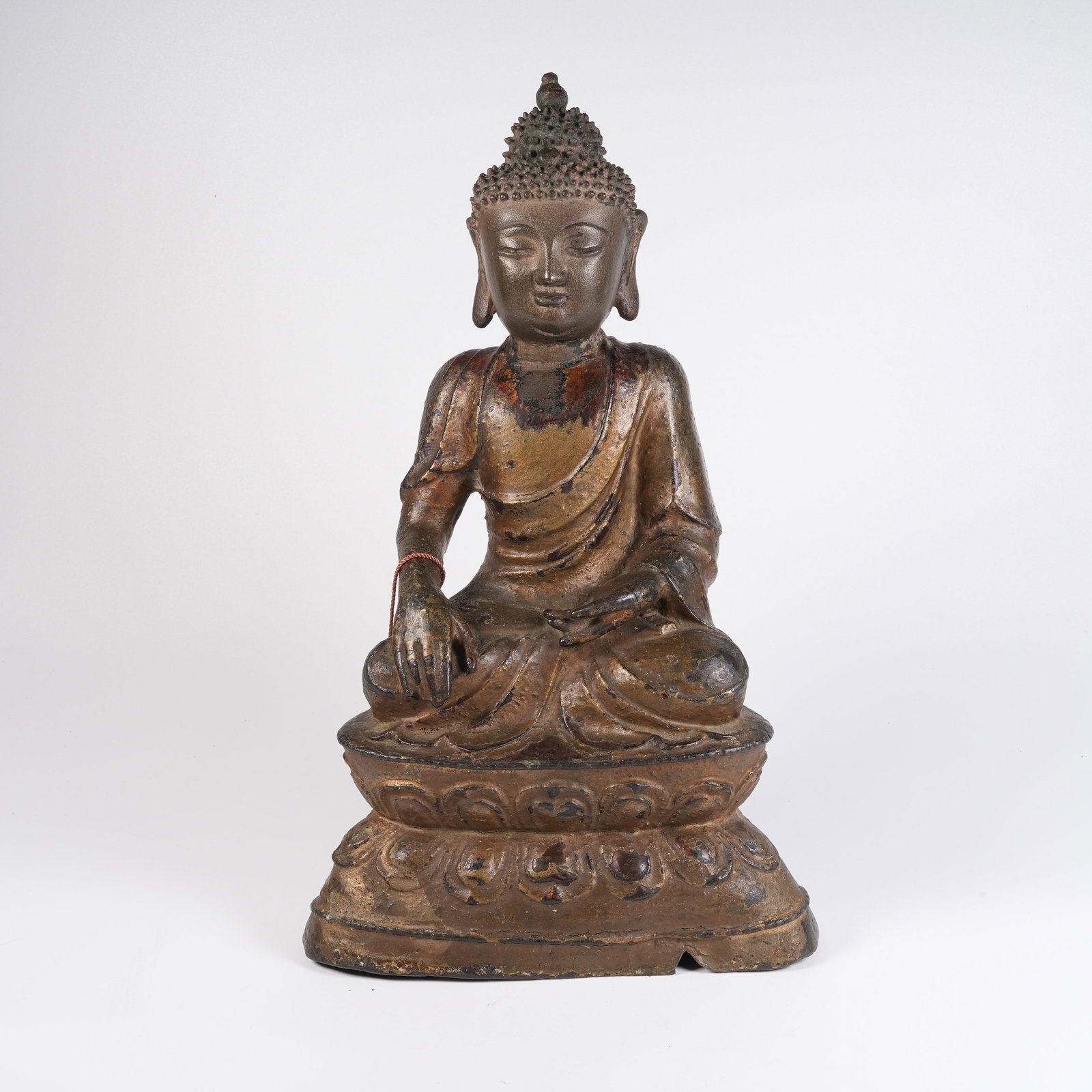A BRONZE STATUE OF SAKYAMUNI BUDDHA (1 of 9)