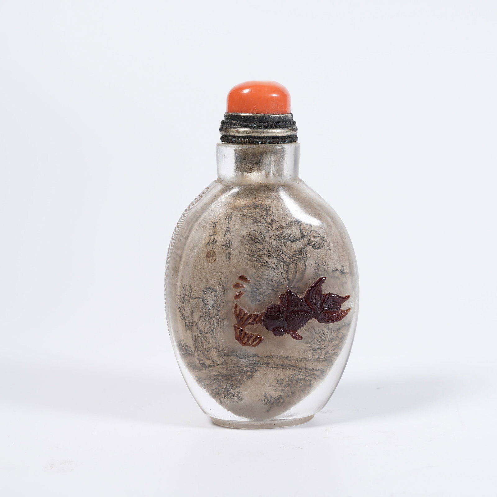 A GLASS SNUFF BOTTLE WITH INTERIOR-PAINTED FIGURE PATTERN (1 of 9)