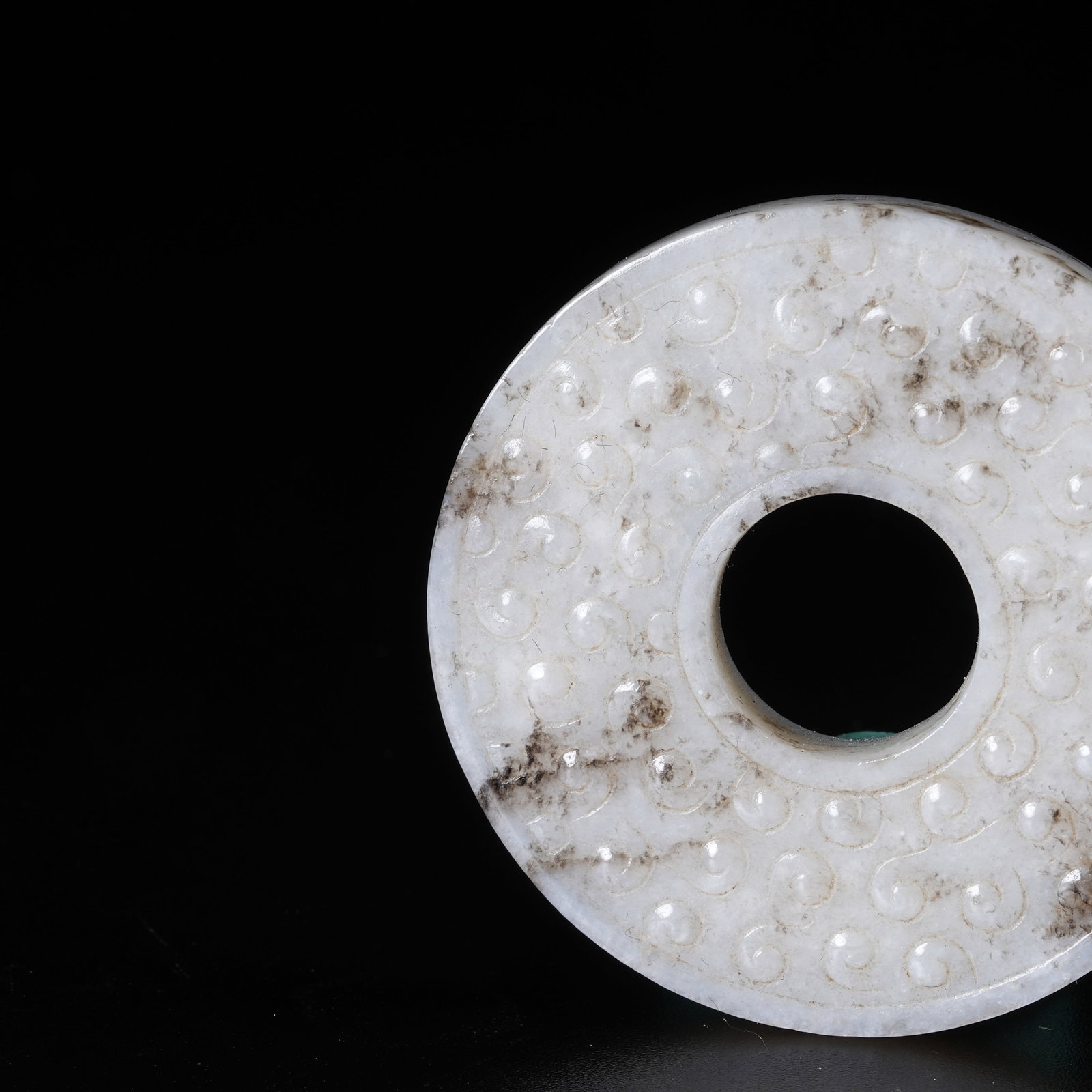 A HETIAN JADE BI DISC WITH SCROLLED CLOUD PATTERN - 2