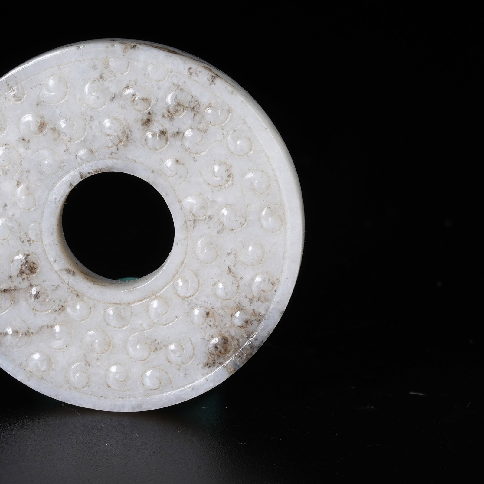 A HETIAN JADE BI DISC WITH SCROLLED CLOUD PATTERN - 3