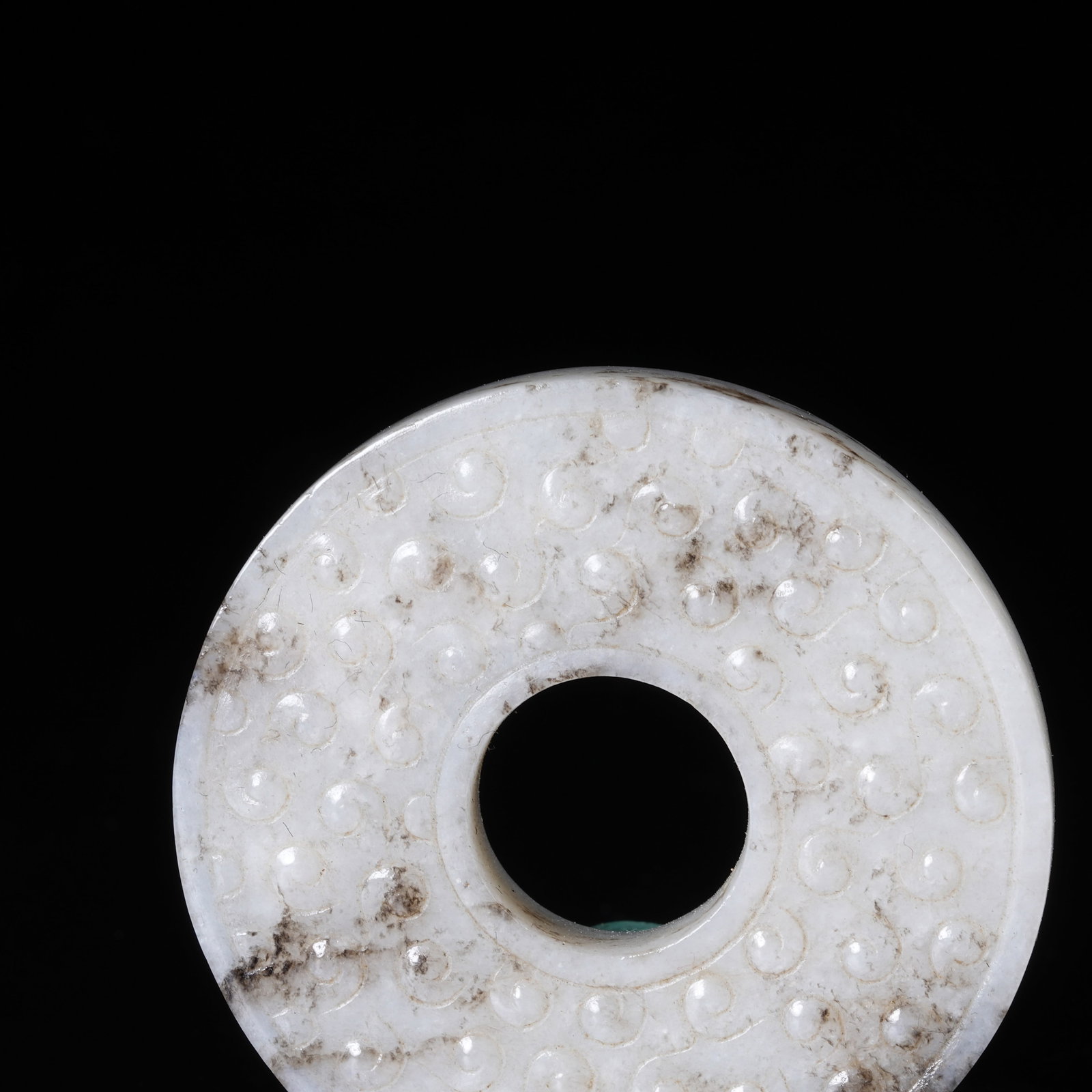 A HETIAN JADE BI DISC WITH SCROLLED CLOUD PATTERN - 4