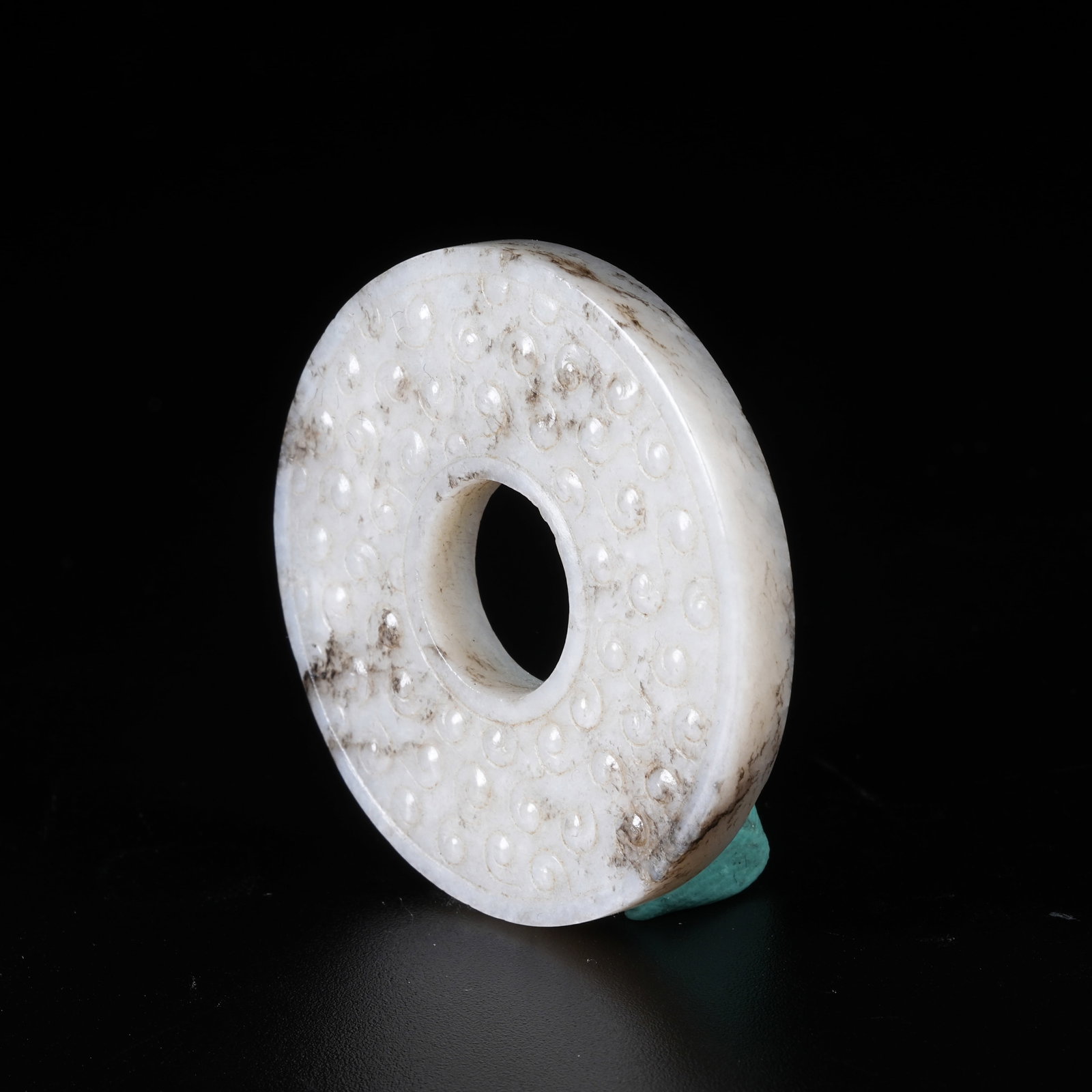 A HETIAN JADE BI DISC WITH SCROLLED CLOUD PATTERN - 6