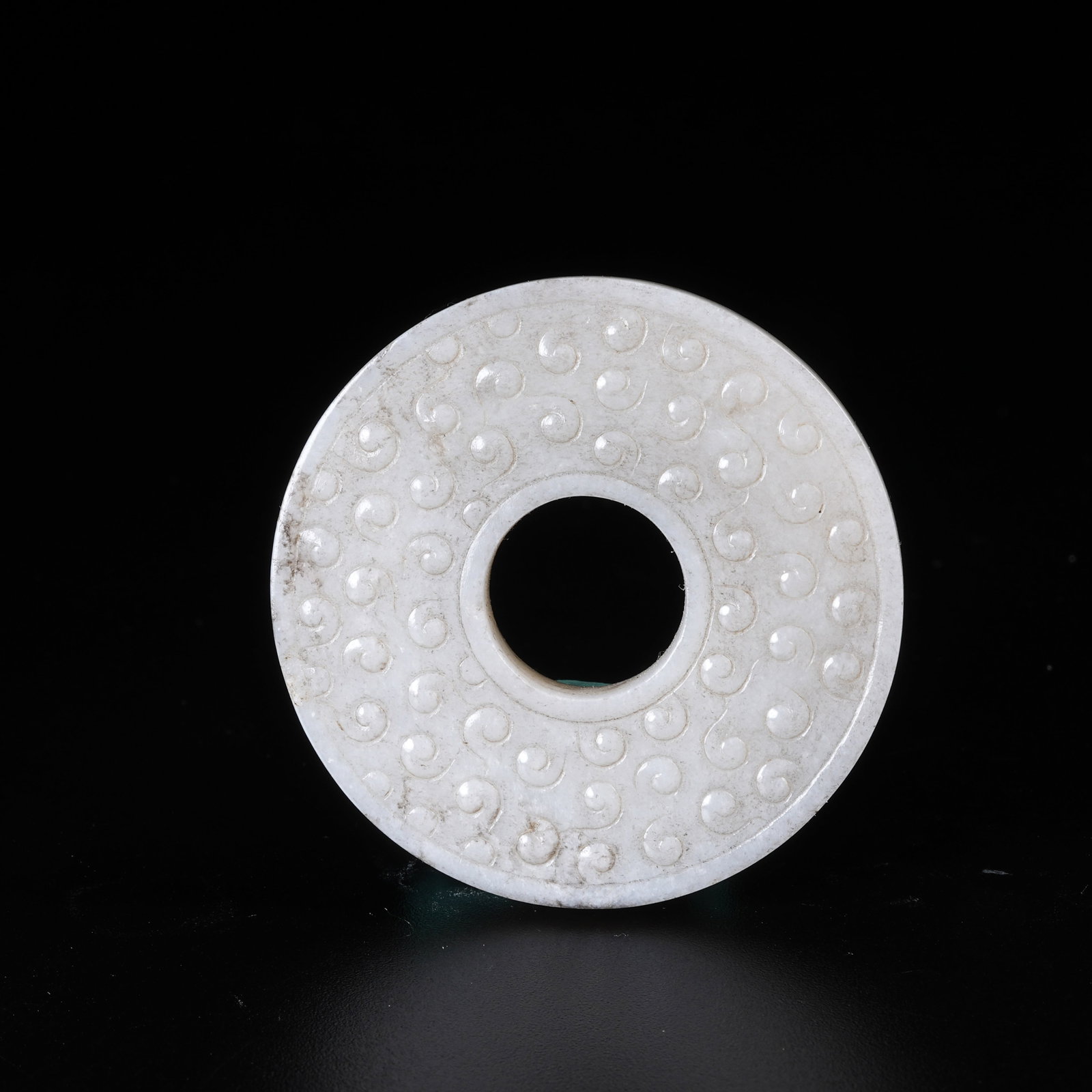 A HETIAN JADE BI DISC WITH SCROLLED CLOUD PATTERN - 8