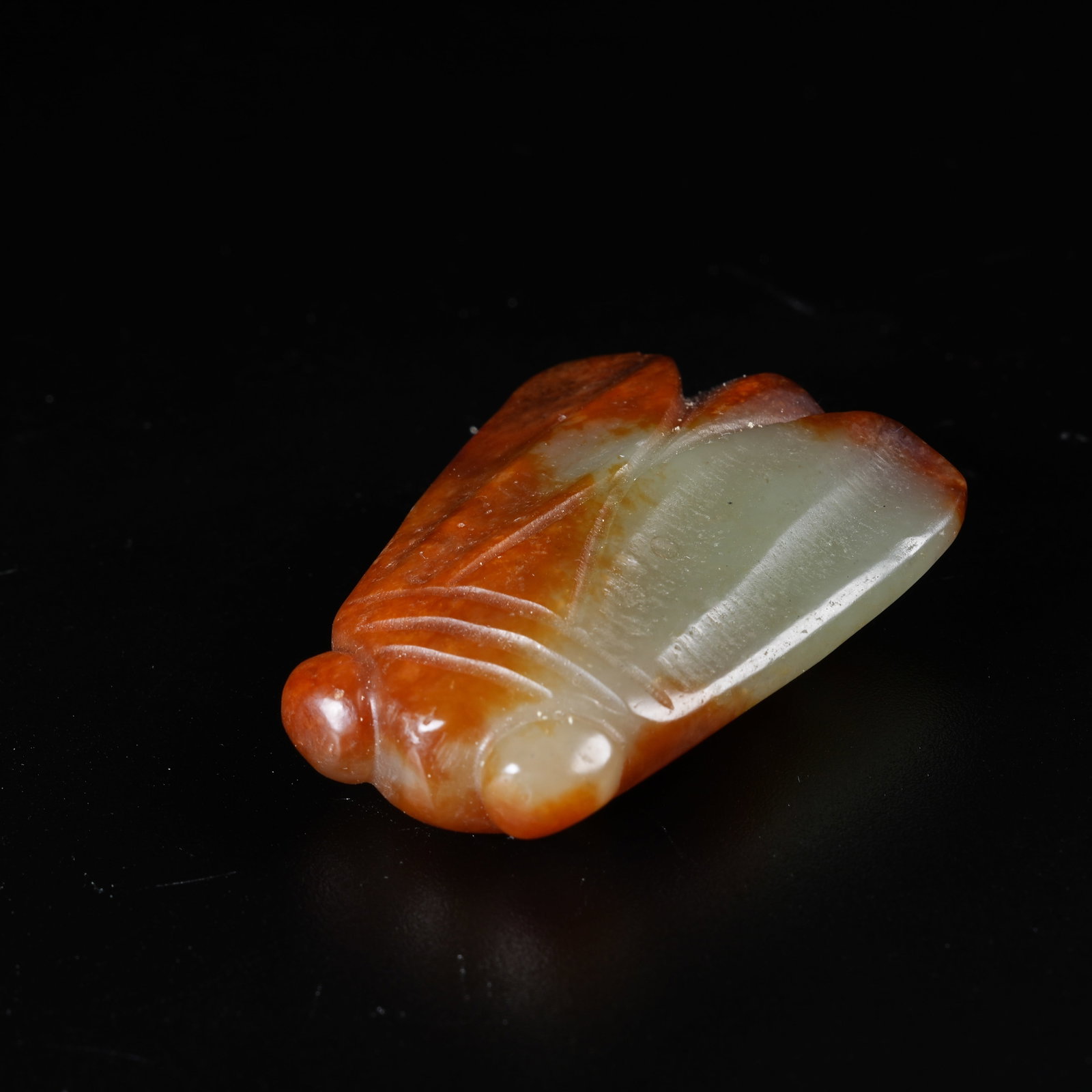 A ANCIENT JADE CICADA PENDANT (1 of 7)