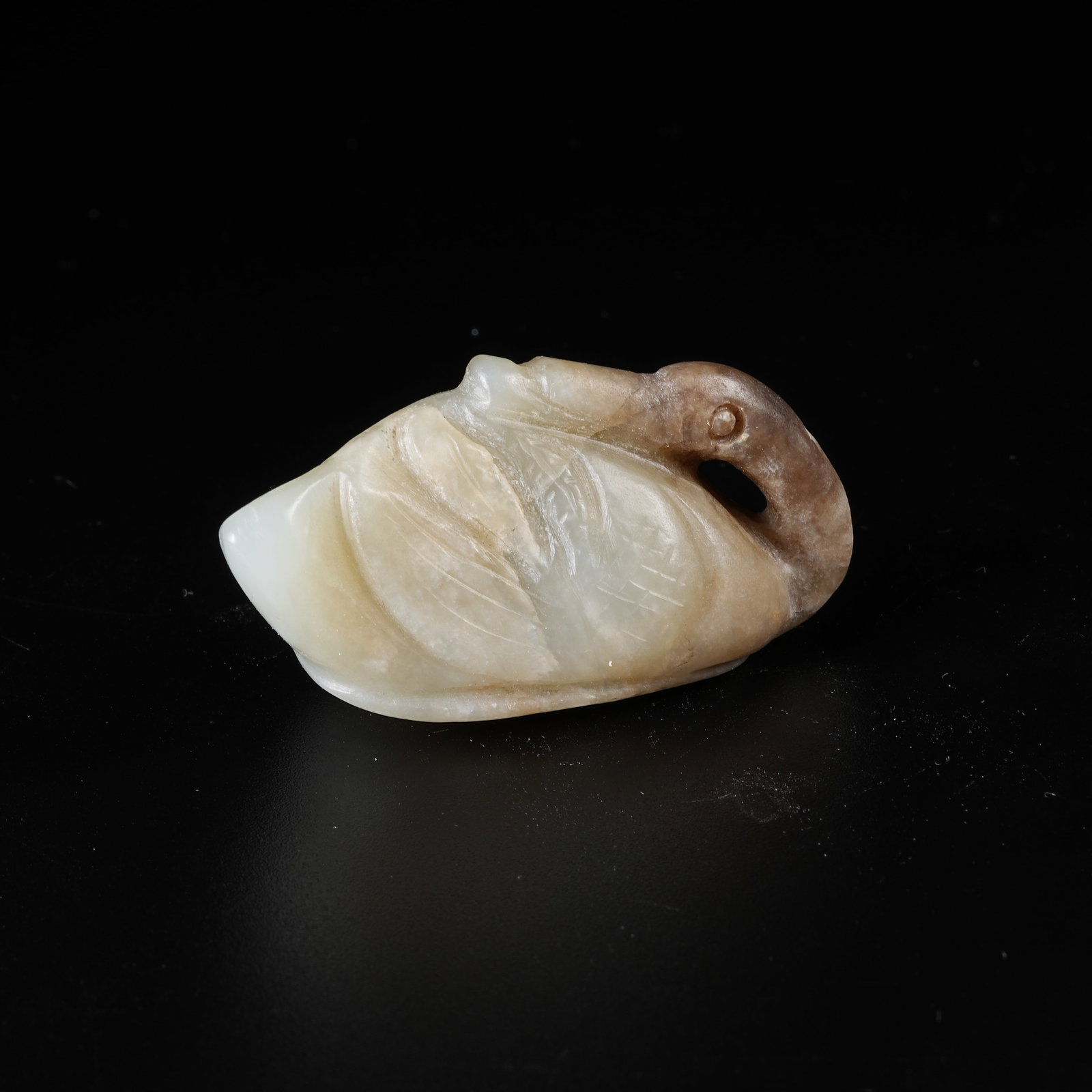 A ANCIENT JADE SWAN PENDANT (1 of 8)