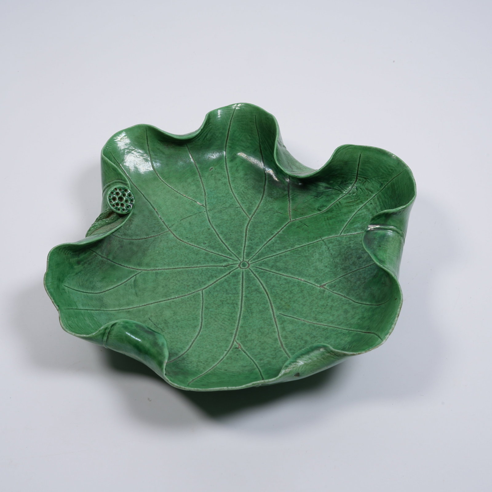A GREEN-GLAZE LOTUS-LEAF WASHER (1 of 9)