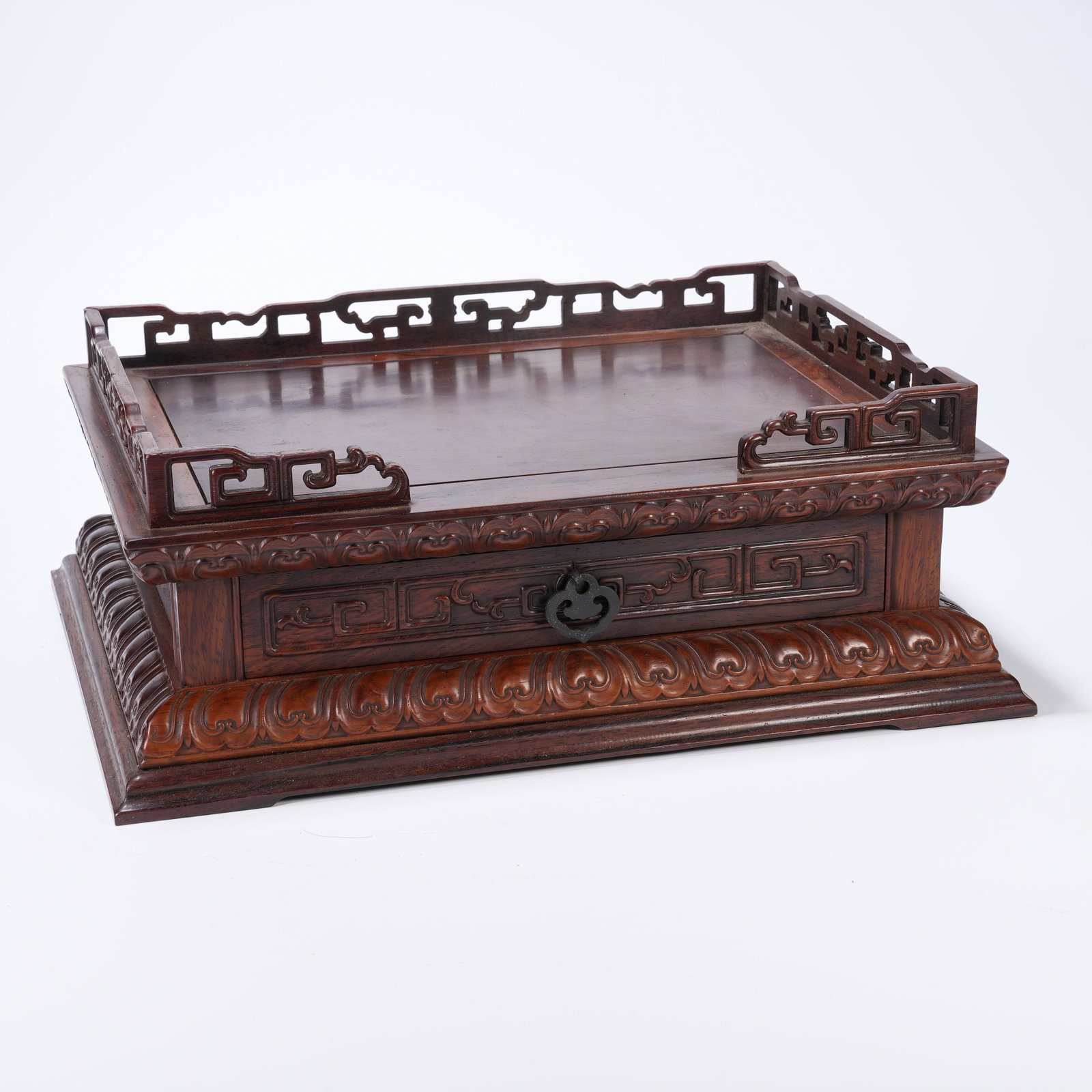A HUANGHUALI STAND (1 of 9)