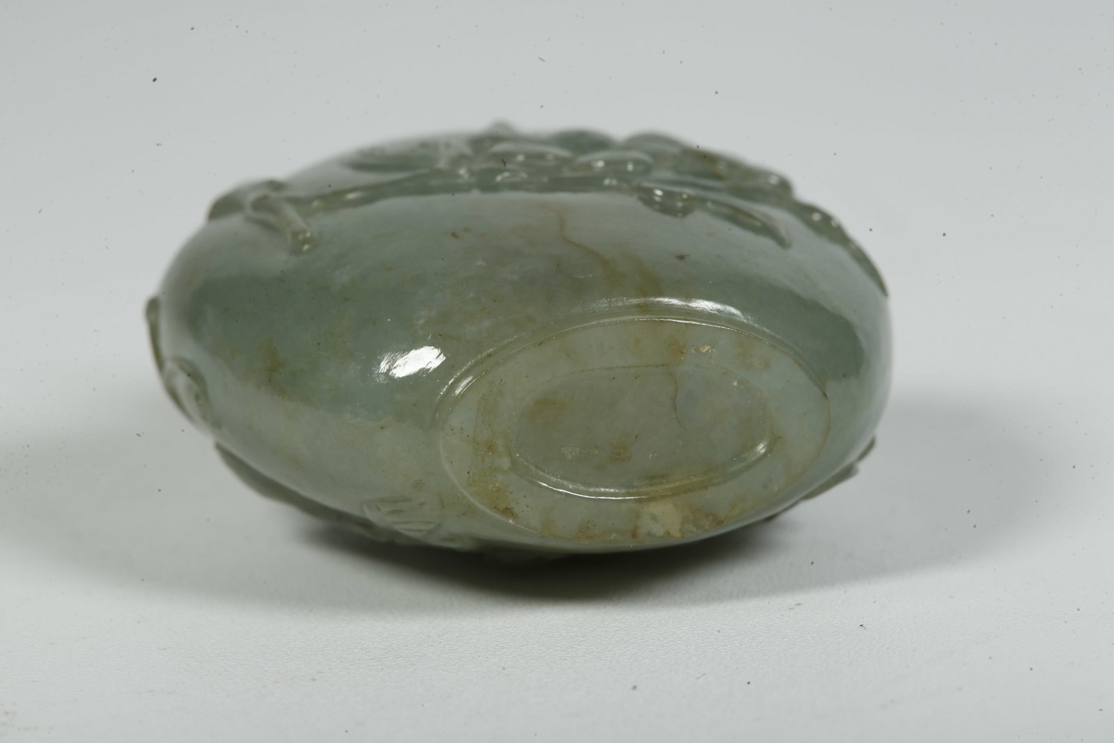 A JADEITE SNUFF BOTTLE WITH FLOWER PATTERN - 9