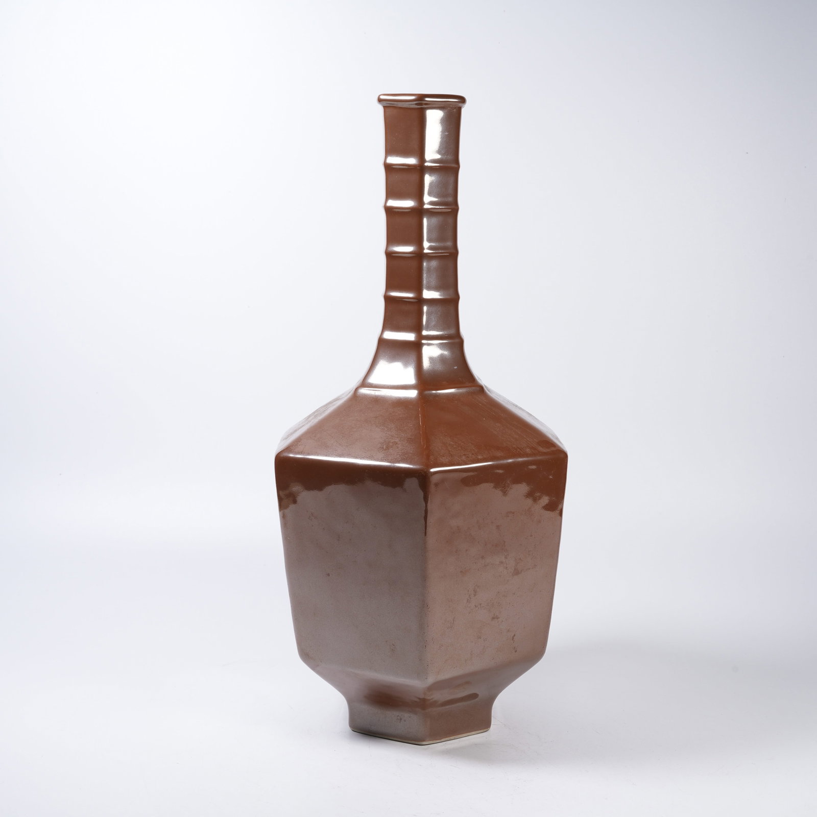 A PURPLE GOLD GLAZE HEXAGONAL VASE WITH STRING PATTERN - 5