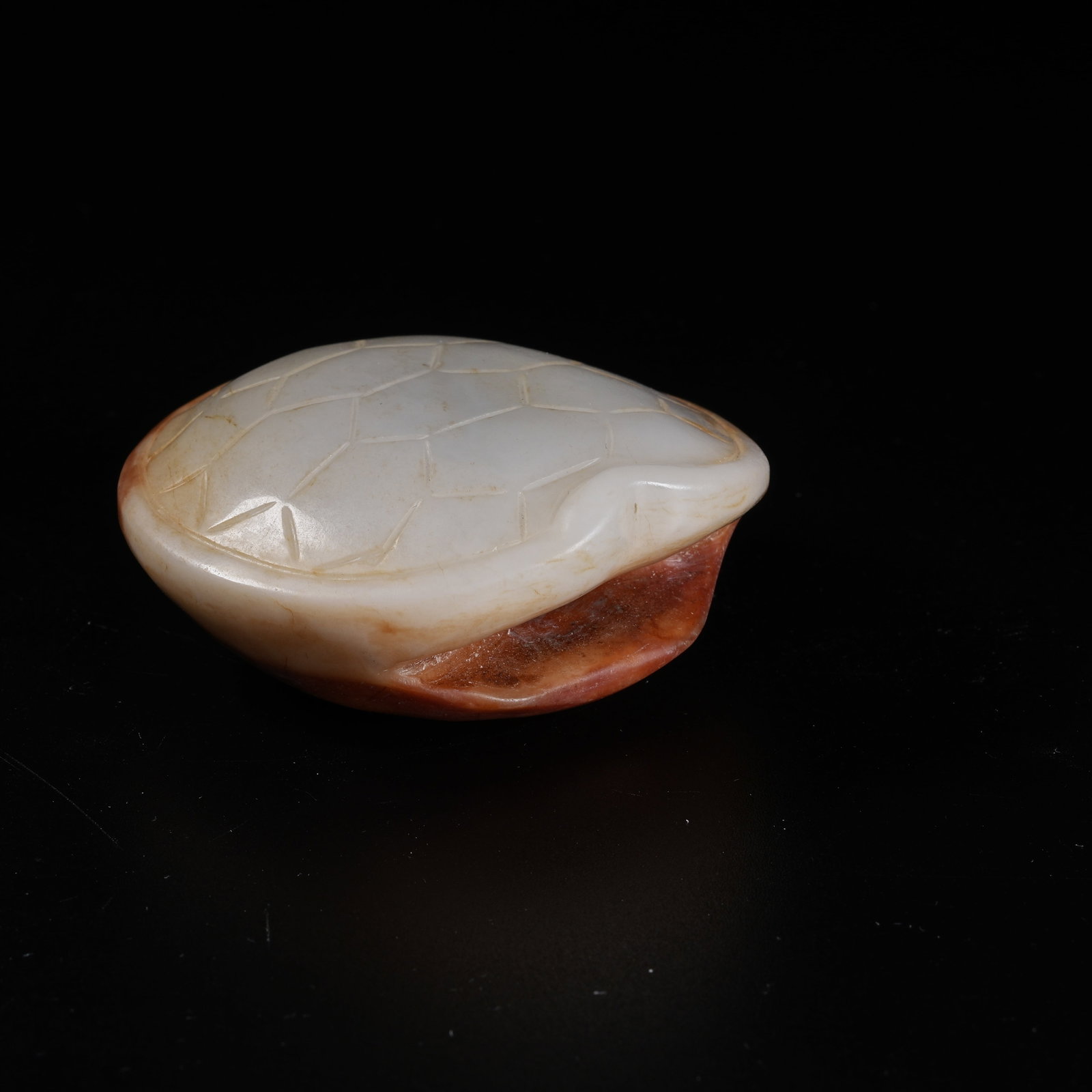 A ARCHAIC JADE TURTLE SHELL PENDANT (1 of 8)