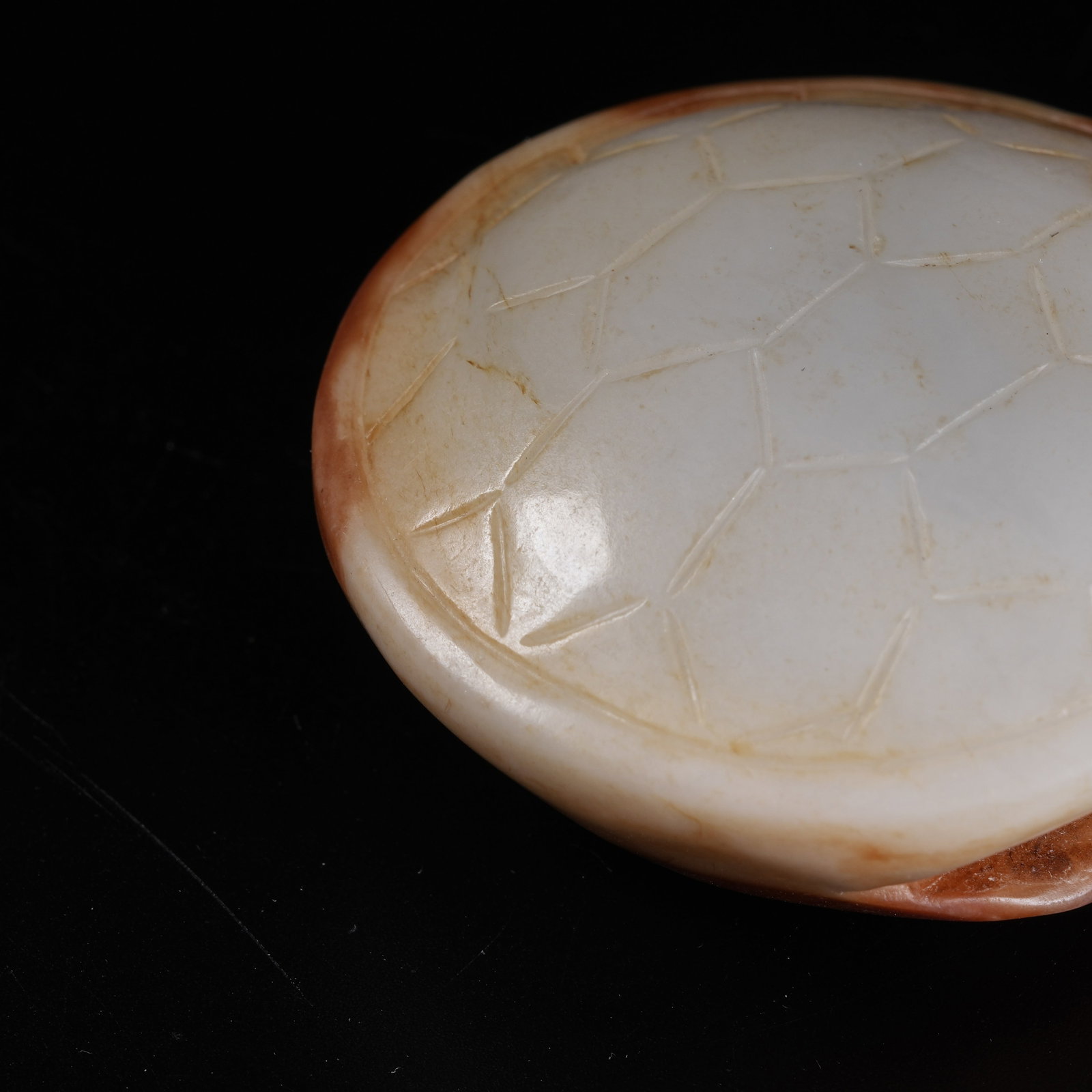 A ARCHAIC JADE TURTLE SHELL PENDANT - 5