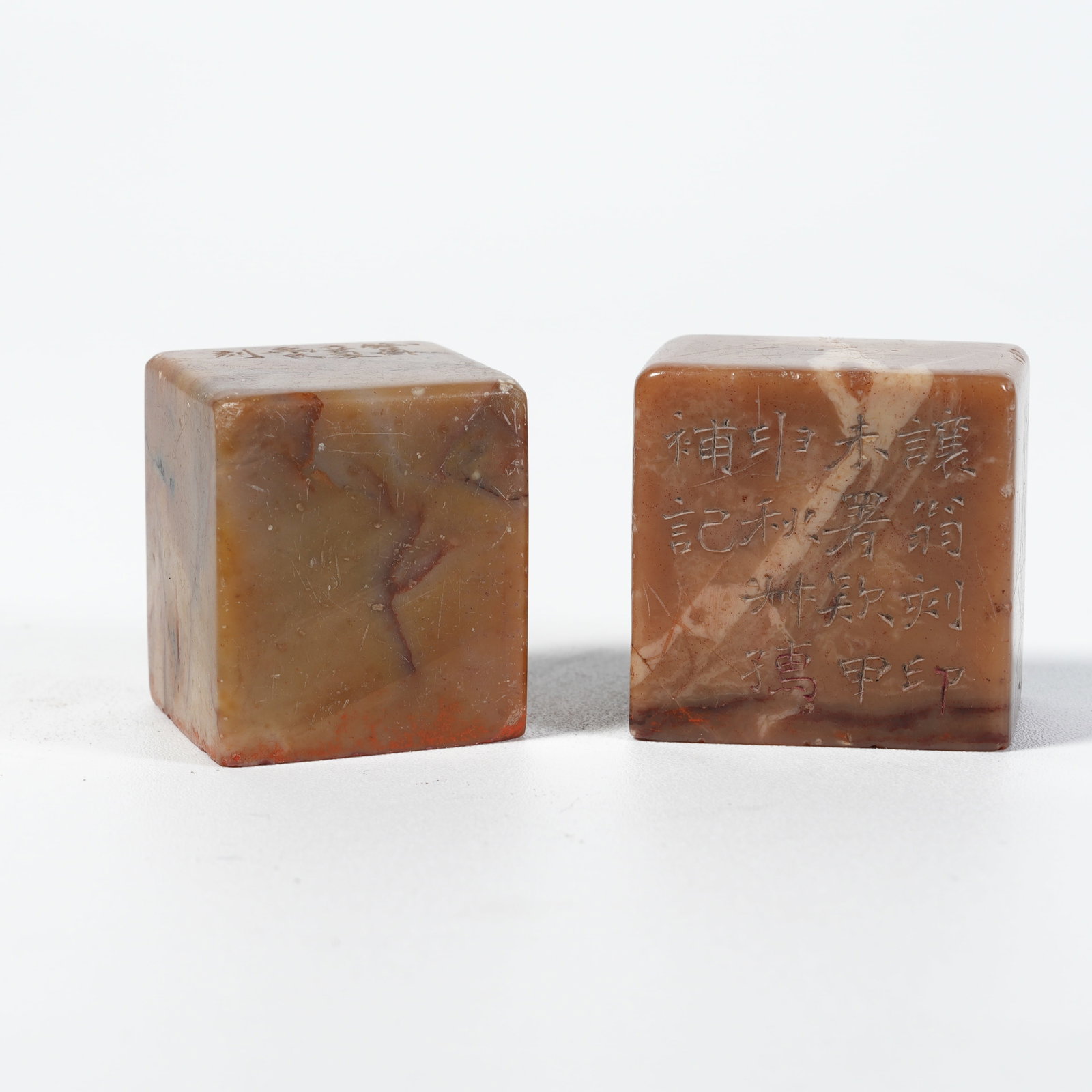 A SET OF SHOUSHAN STONE SEALS: Set of Shoushan stone seals