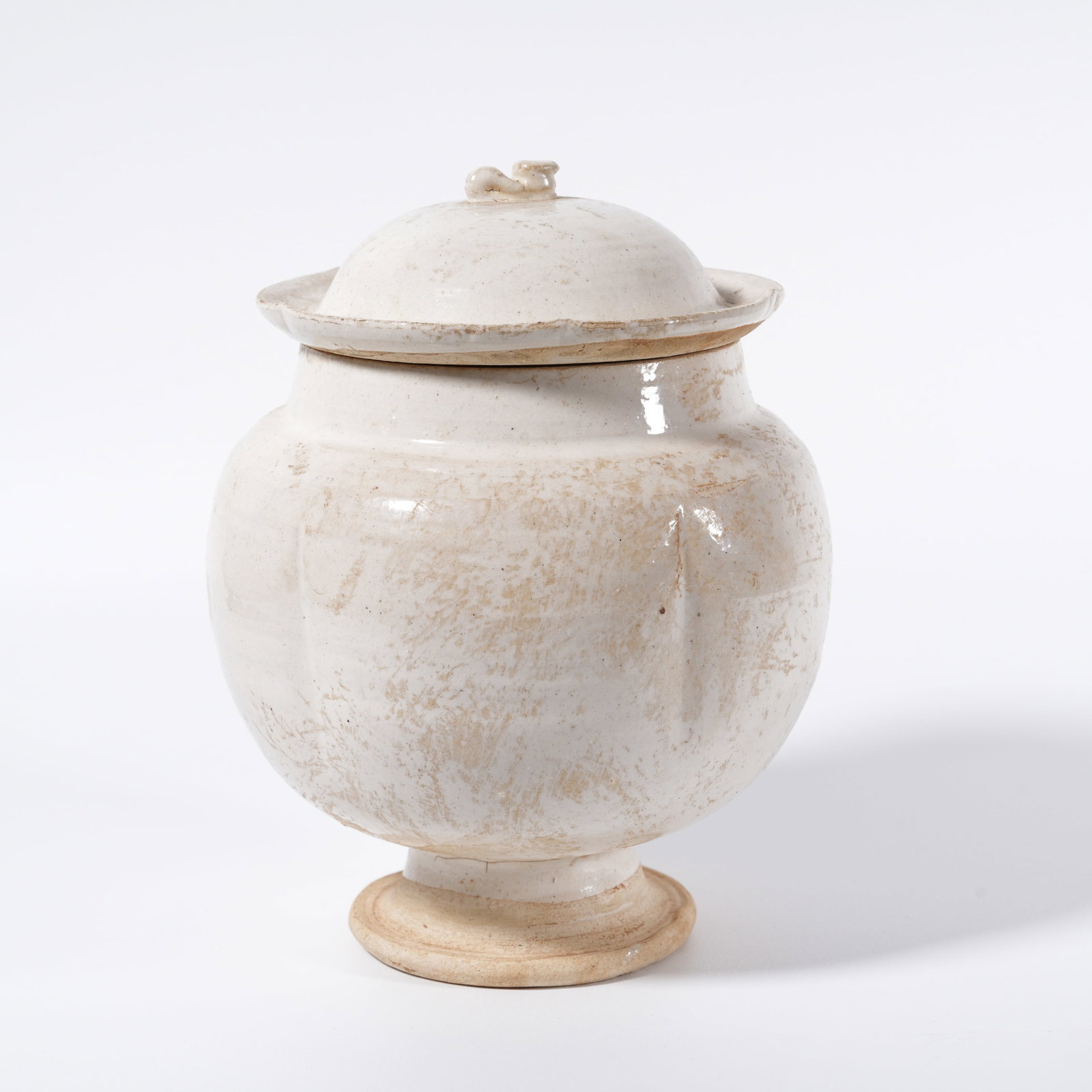 A DING KILN COVERED JAR (1 of 10)