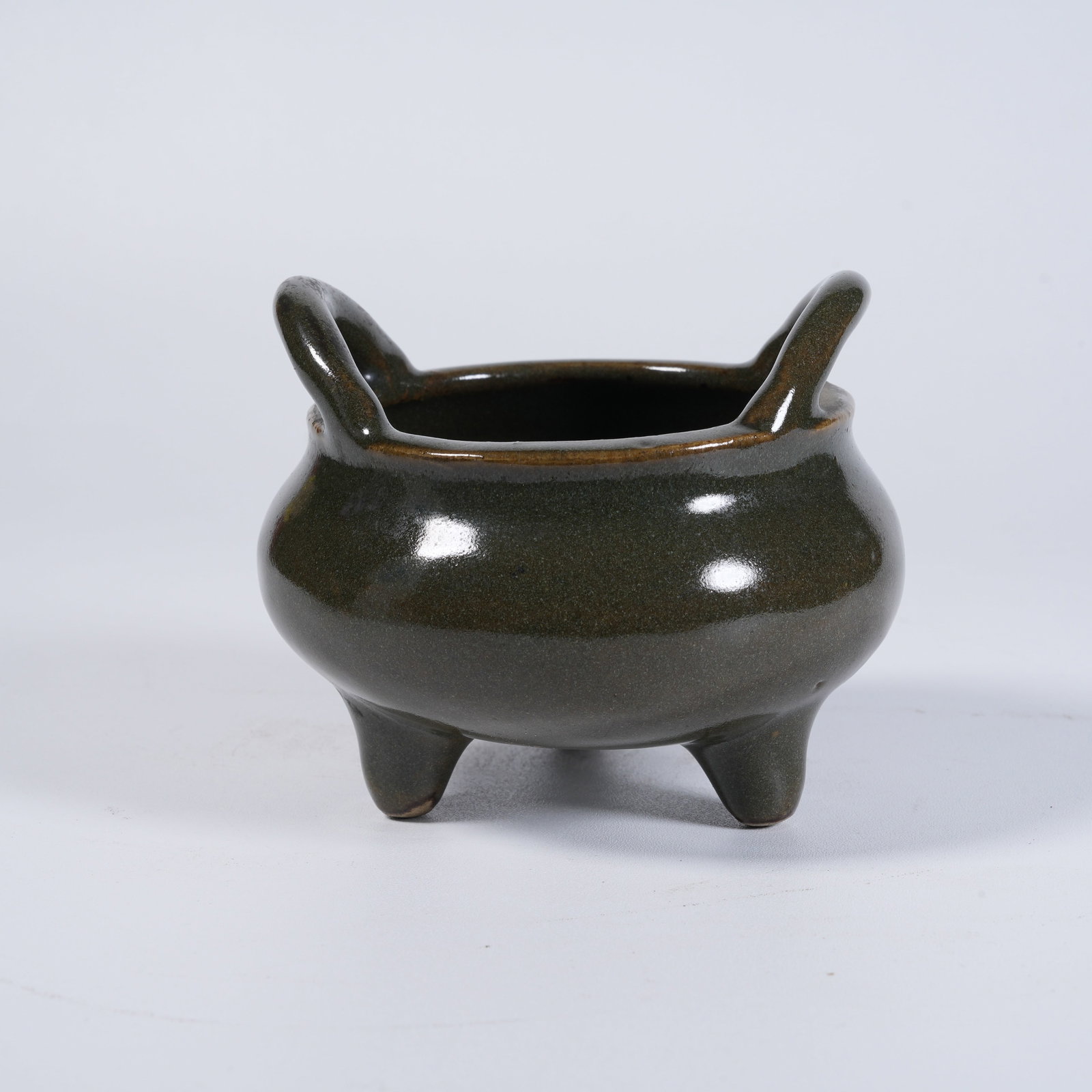 A TEA-DUST-GLAZE BRIDGE-EAR CENSER (1 of 9)